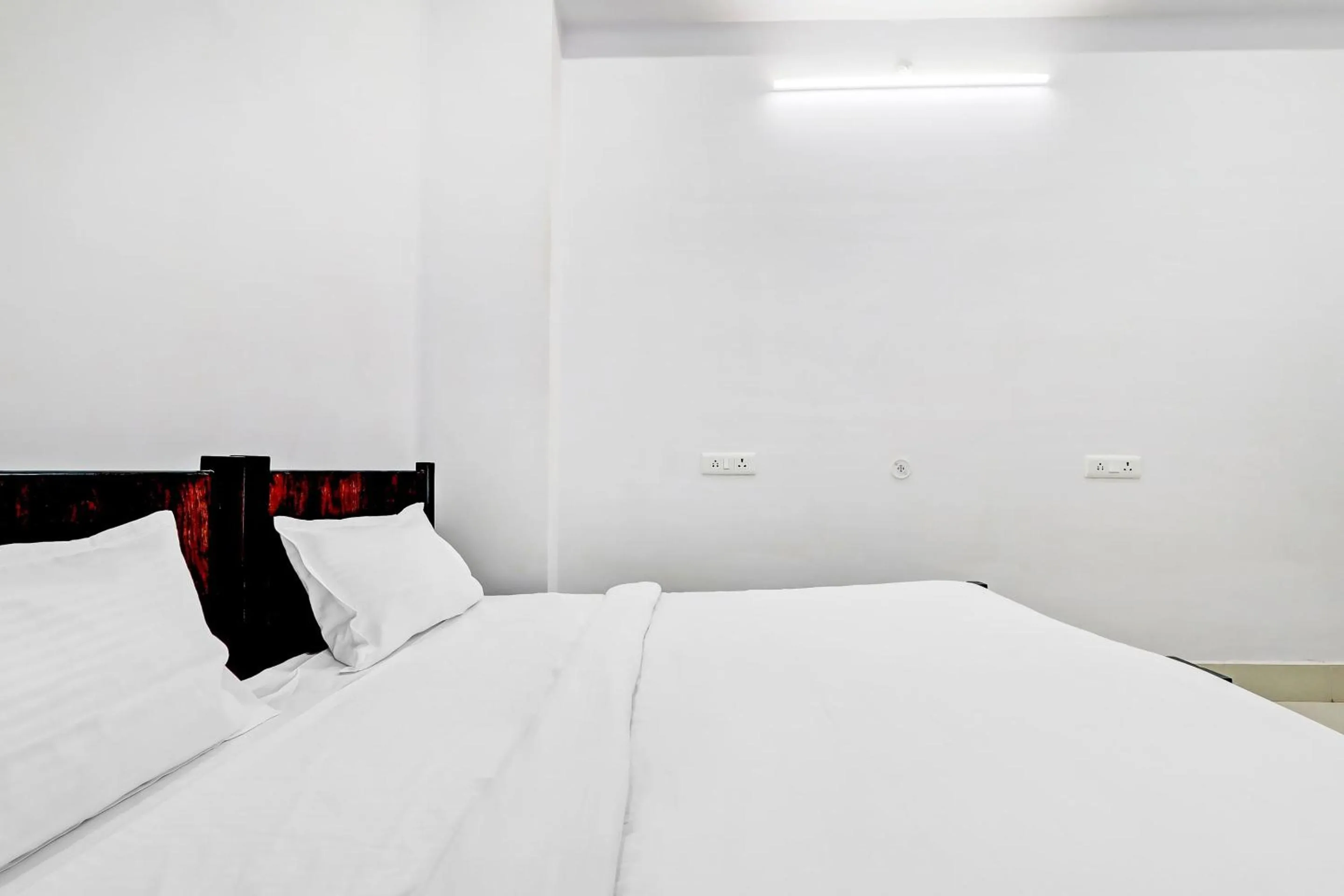 Bedroom, Bed in Hotel O The Lemongrass