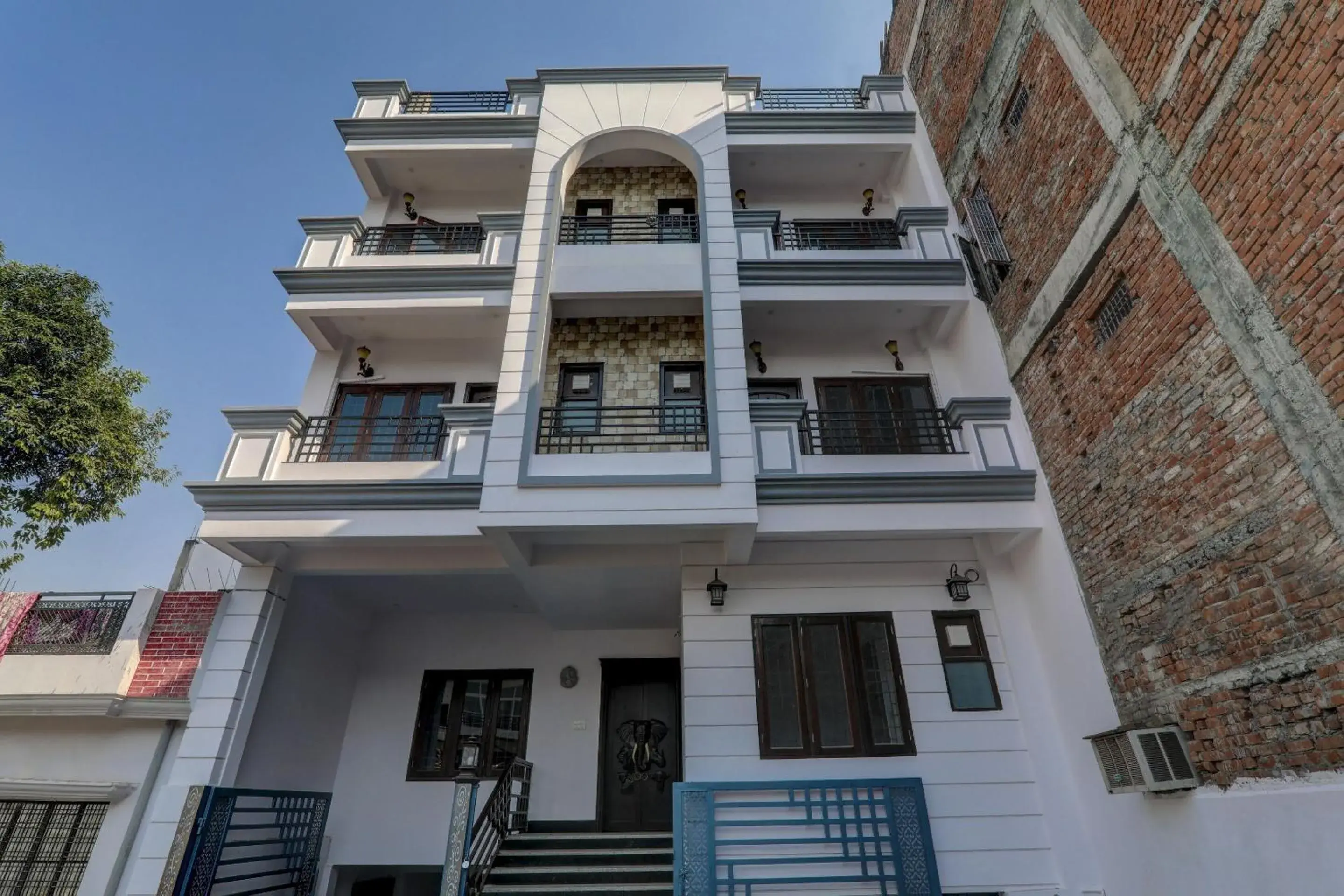 Facade/entrance in Hotel O The Lemongrass Facade/entrance in Hotel O The Lemongrass