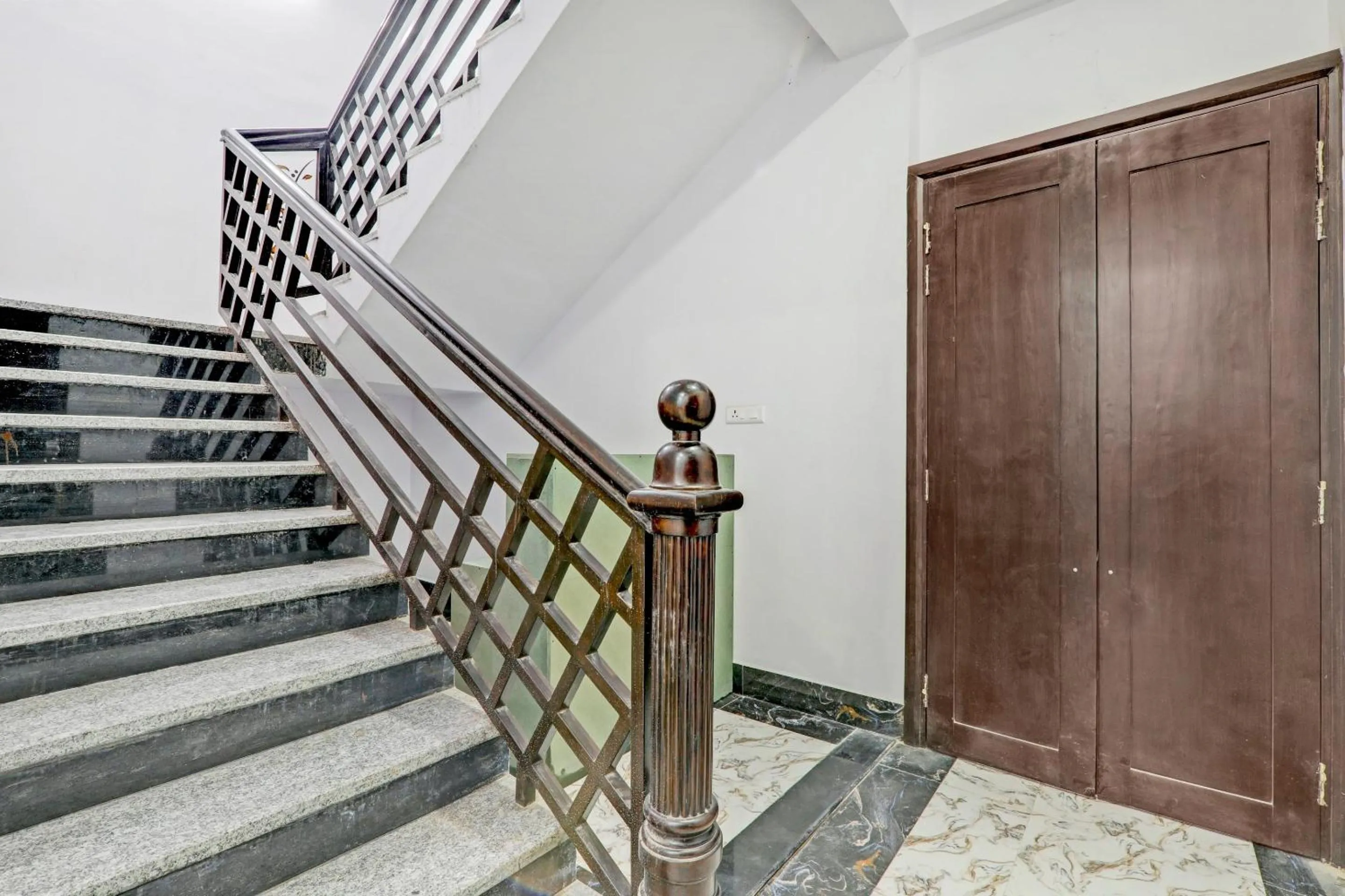 Lobby or reception in Hotel O The Lemongrass