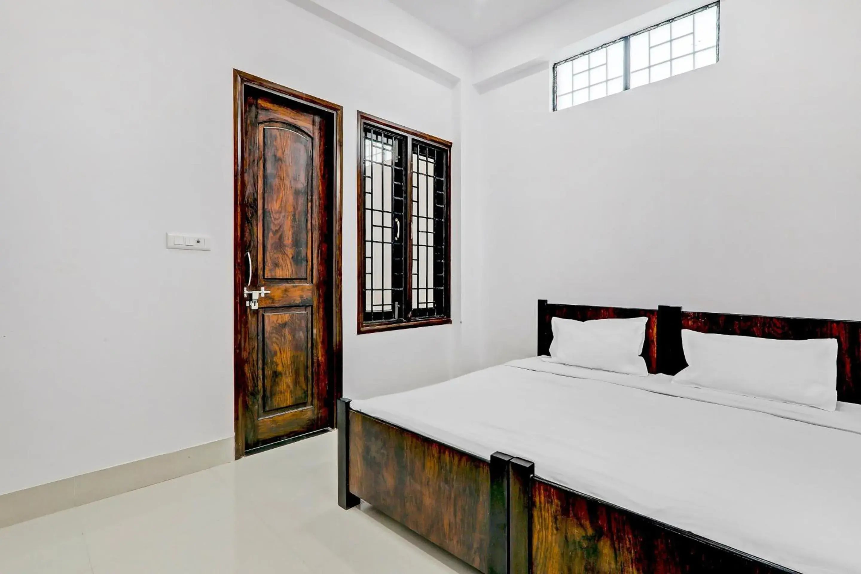 Facade/entrance, Bed in Hotel O The Lemongrass Facade/entrance, Bed in Hotel O The Lemongrass