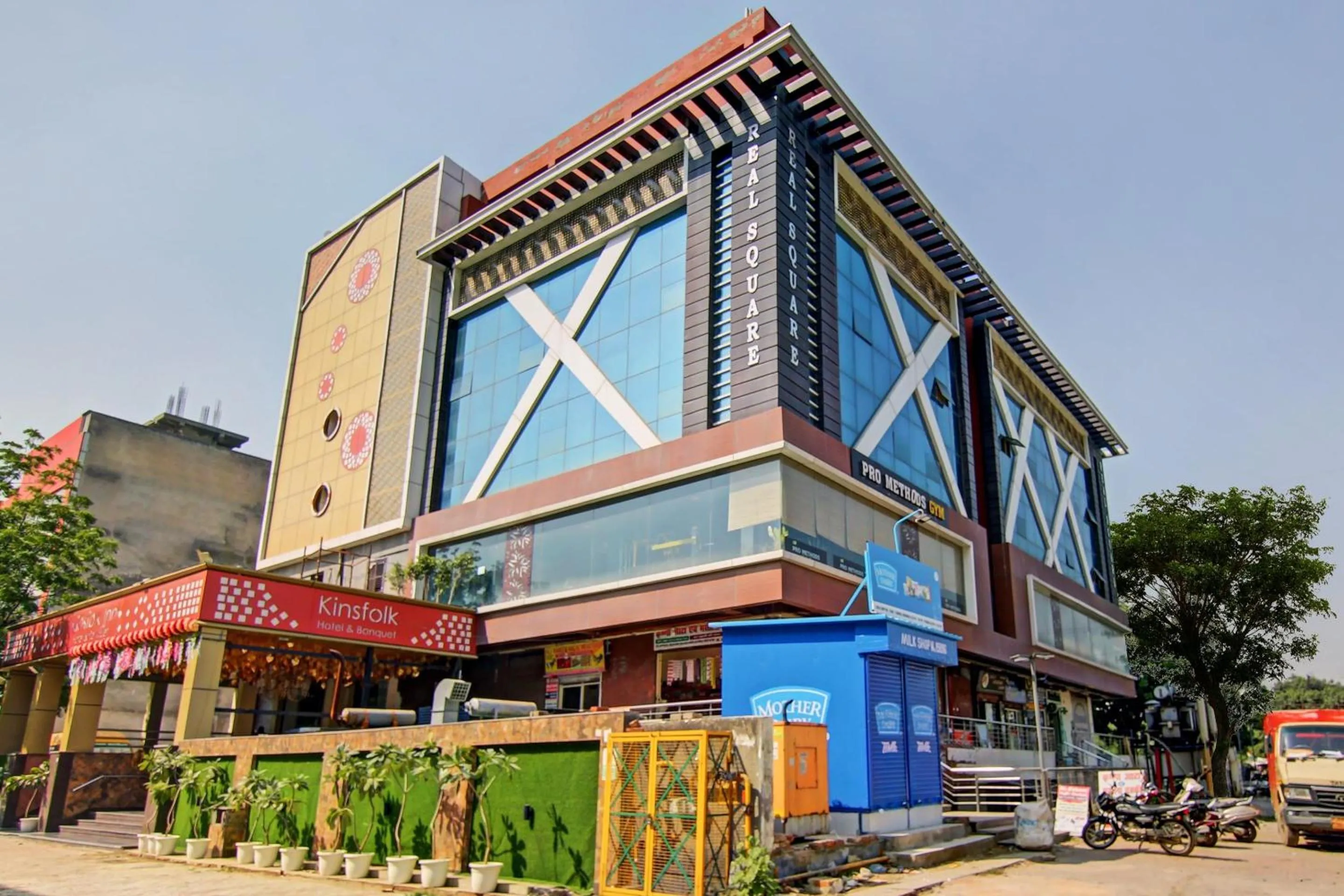 Facade/entrance in Hotel O Kinsfolk Inn