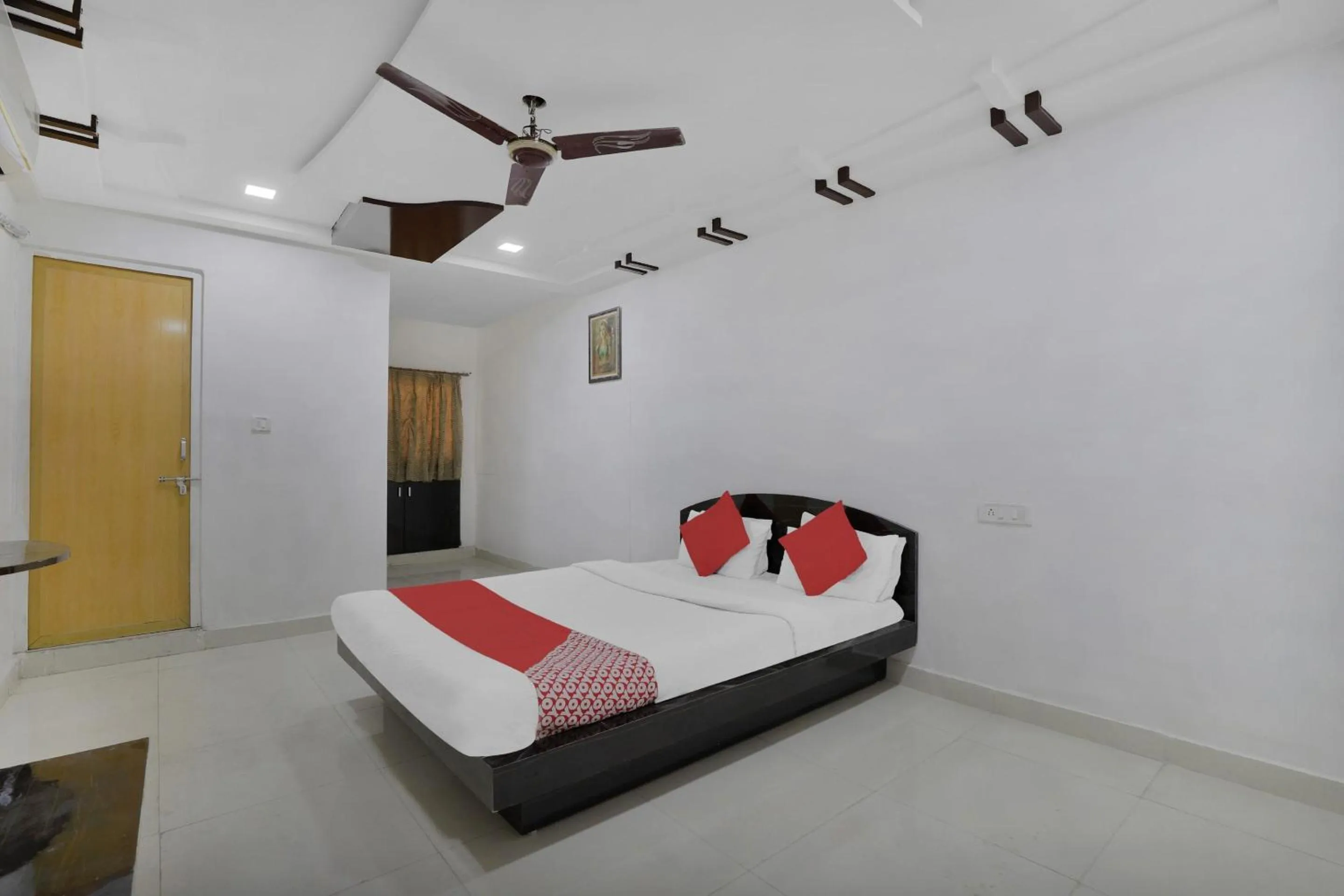 Bedroom, Bed in Hotel O Rudra Palace