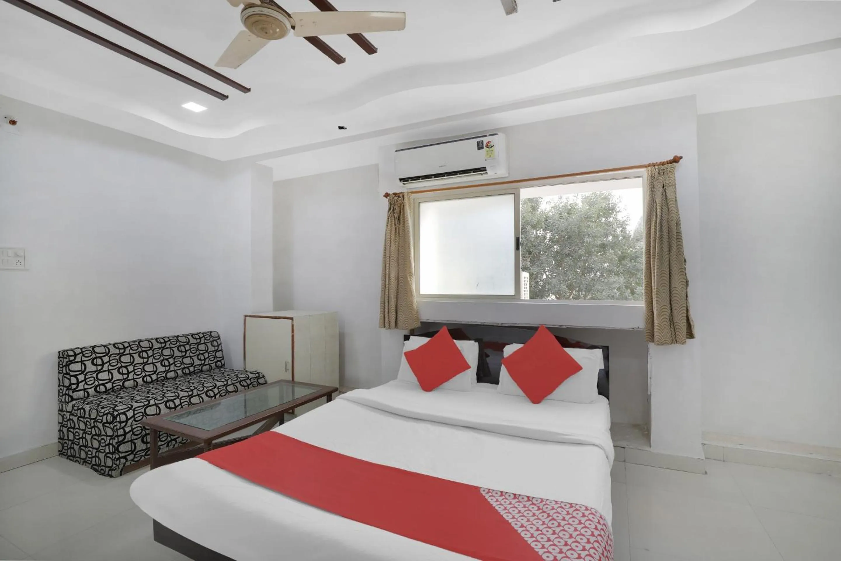 Bedroom, Bed in Hotel O Rudra Palace