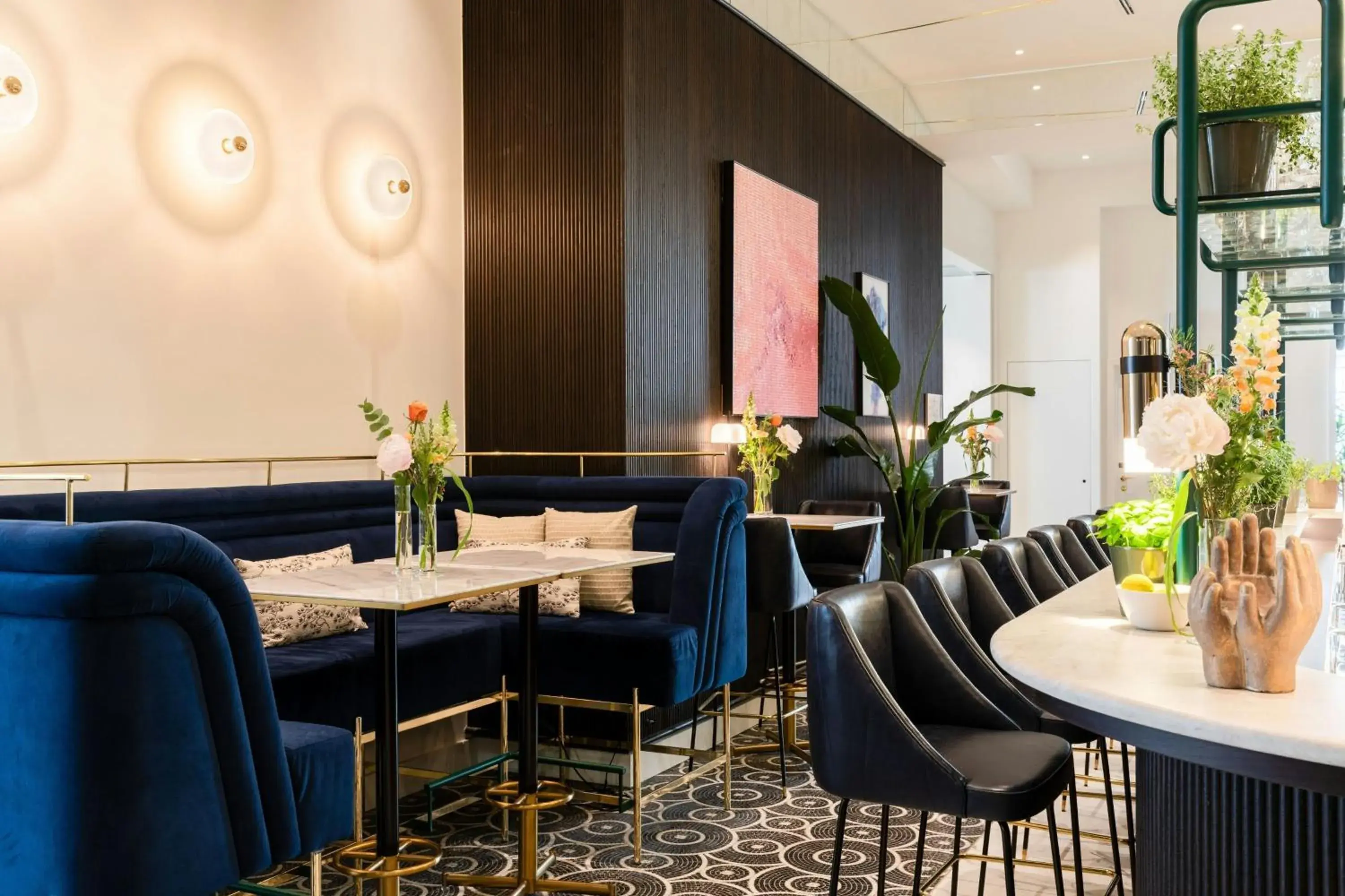 Lounge or bar in Sapphire House Antwerp, Autograph Collection by Marriott Lounge or bar in Sapphire House Antwerp, Autograph Collection by Marriott