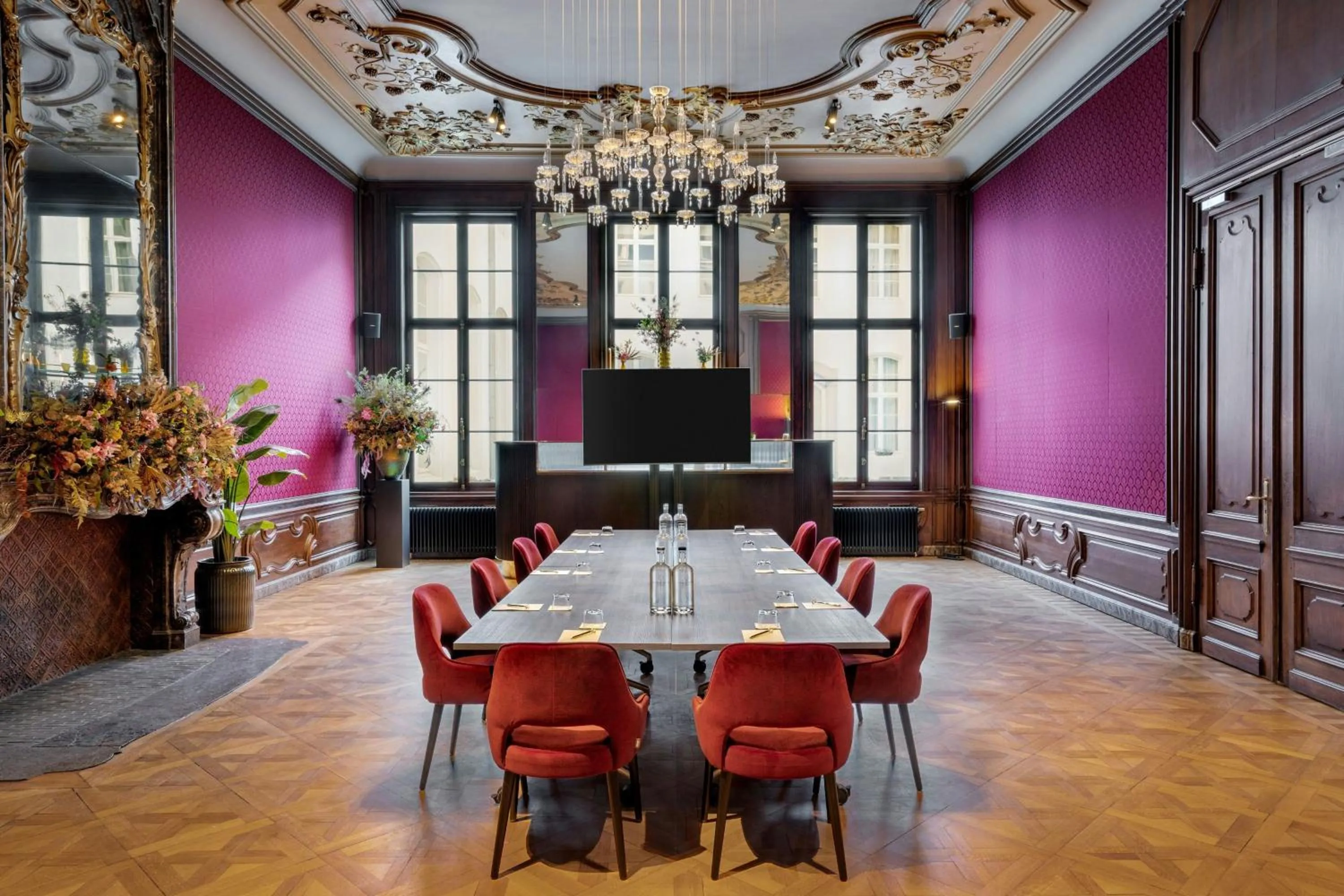Meeting/conference room in Sapphire House Antwerp, Autograph Collection