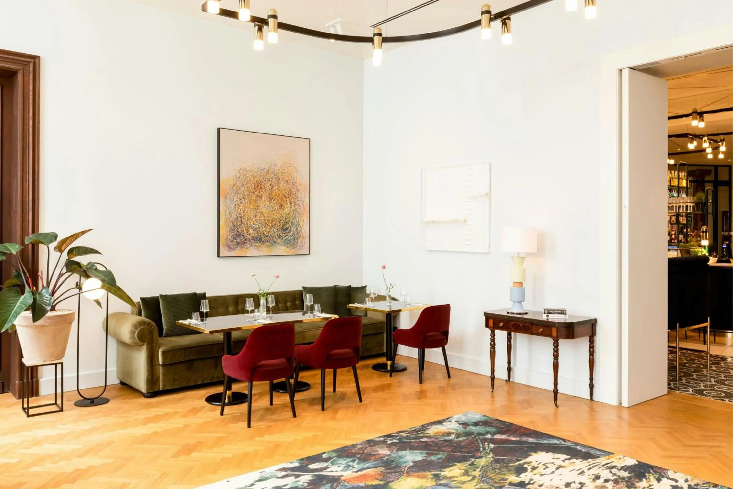 Restaurant/places to eat in Sapphire House Antwerp, Autograph Collection