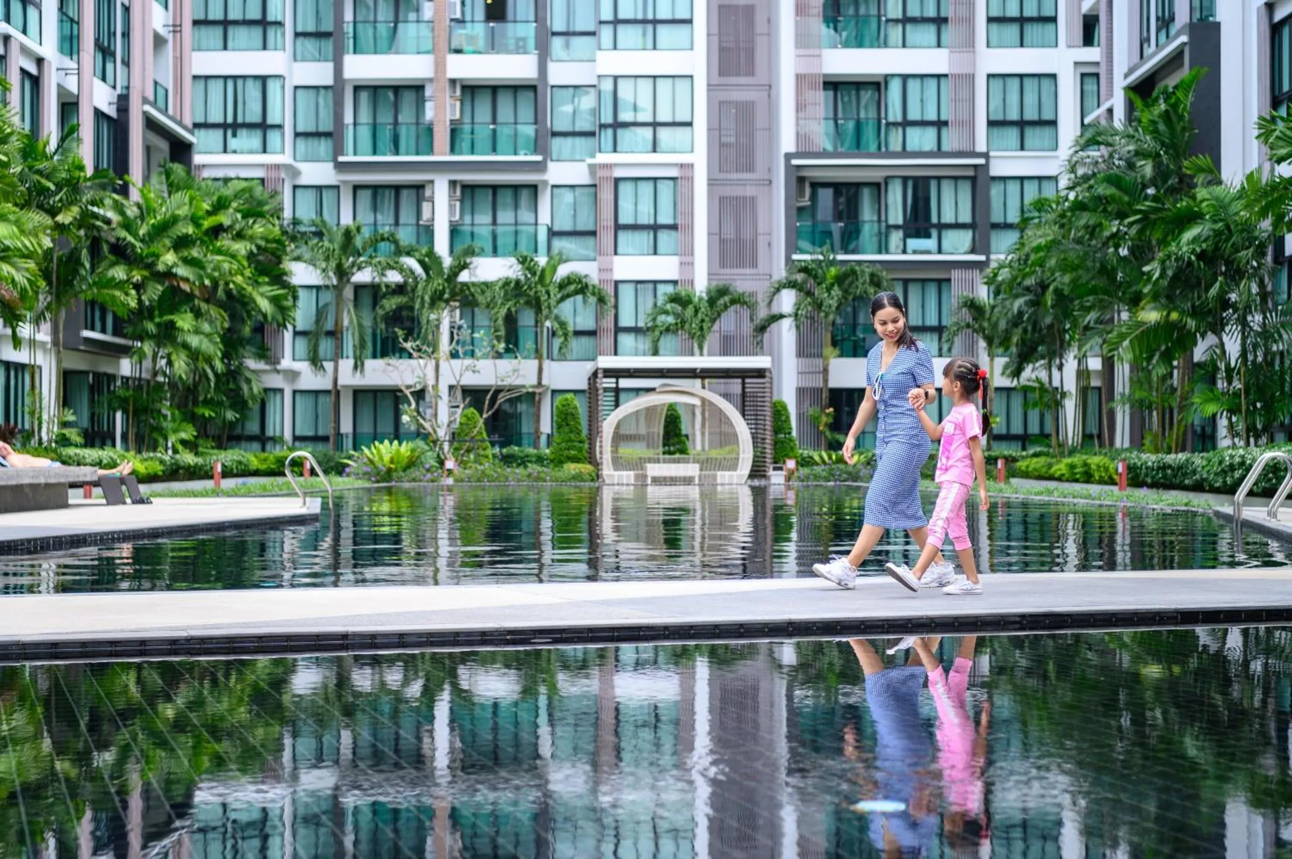 Swimming pool in Wyndham Phuket Airport
