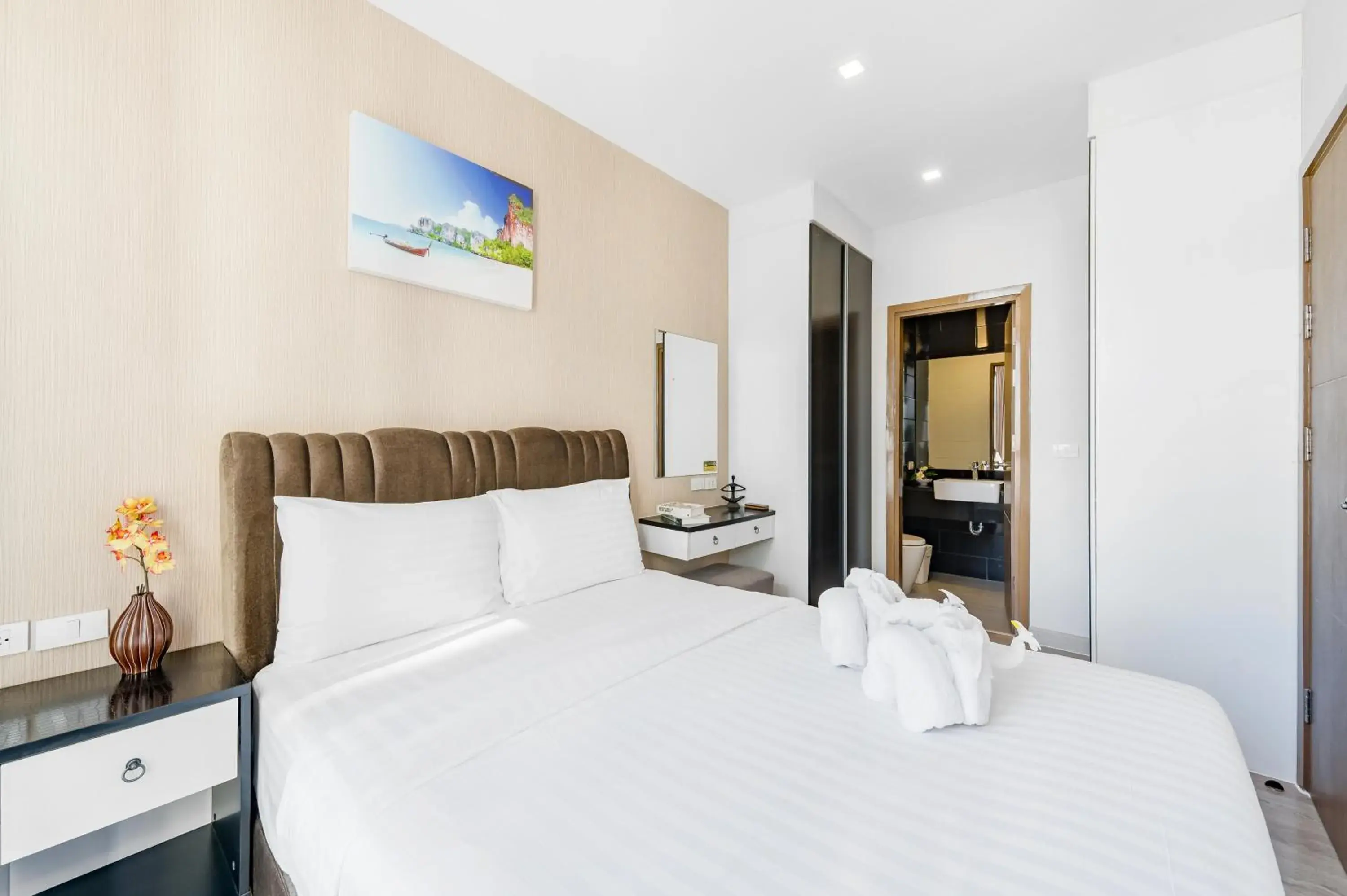 Bed in Wyndham Phuket Airport Bed in Wyndham Phuket Airport