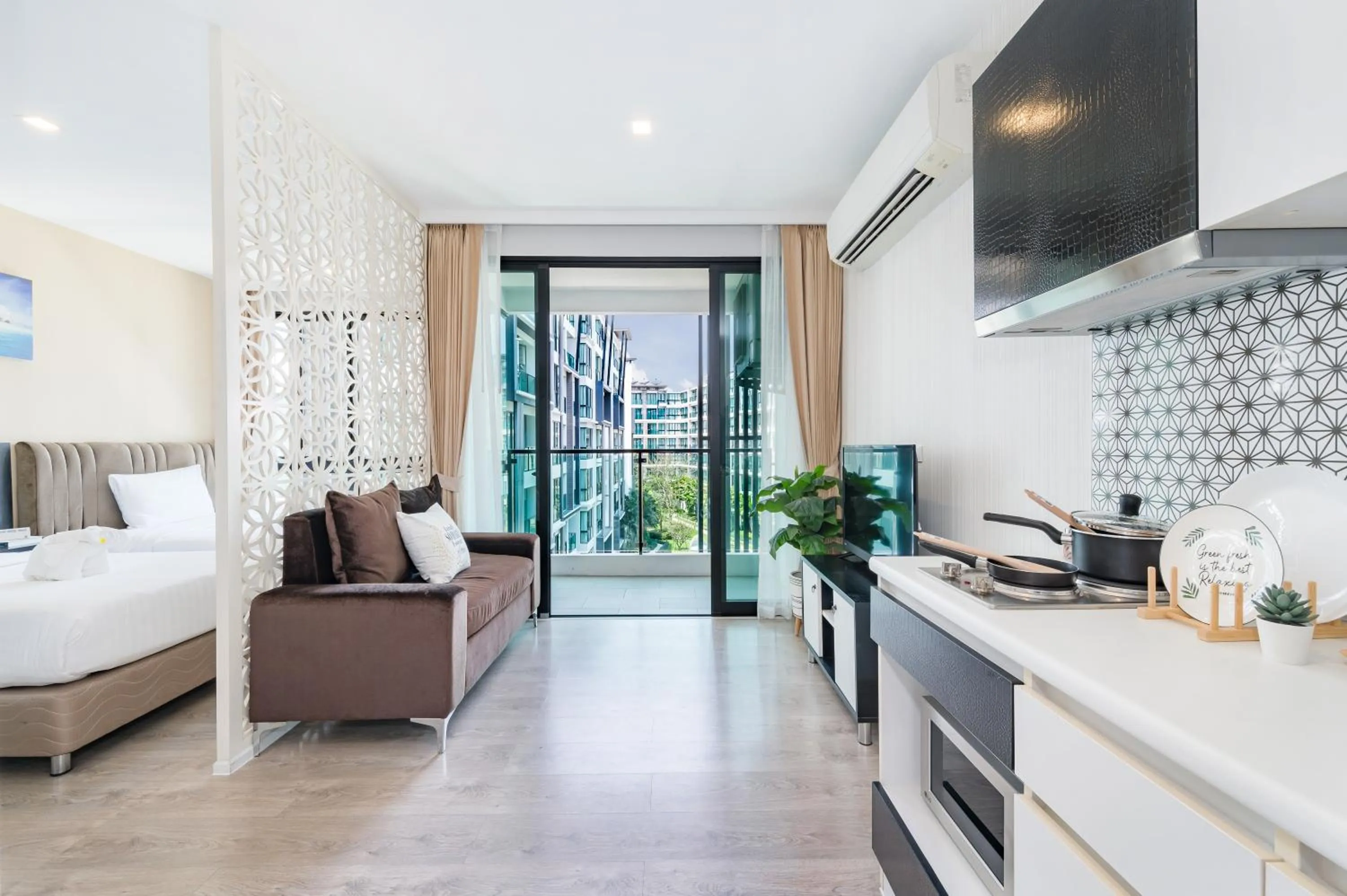 Bed in Wyndham Phuket Airport