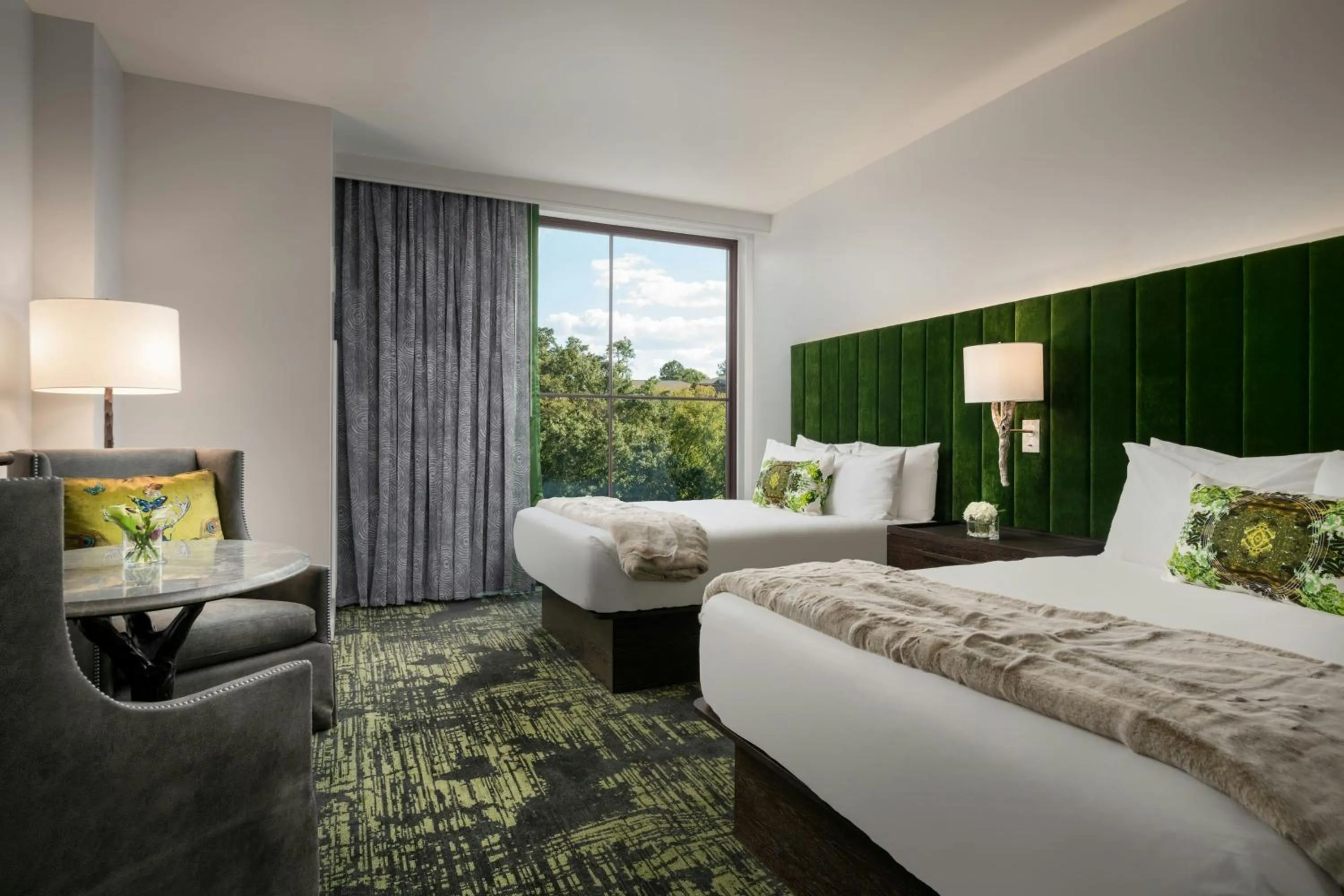 Bedroom, Bed in Grand Bohemian Lodge Greenville, Autograph Collection