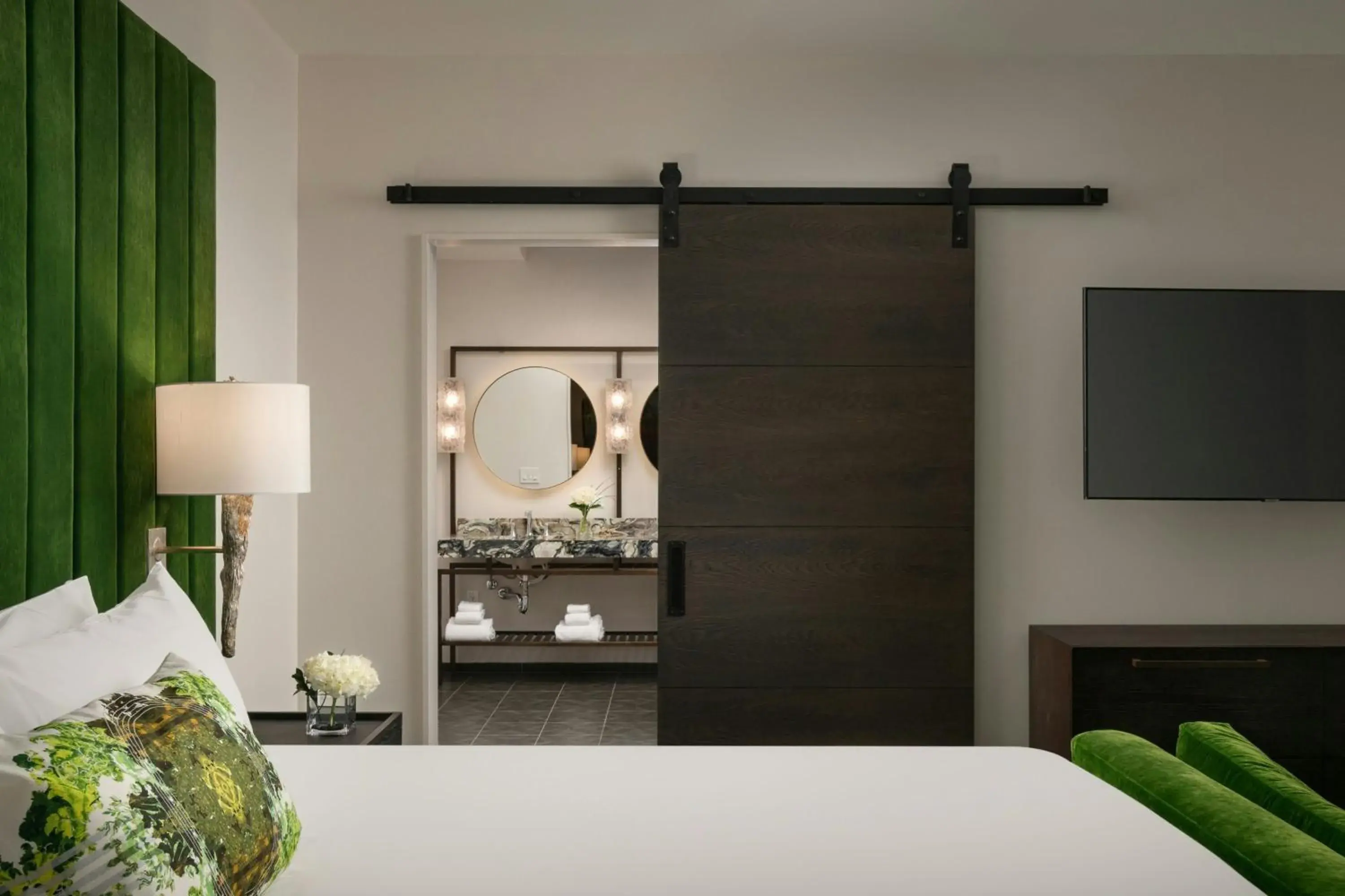 Photo of the whole room, Bed in Grand Bohemian Lodge Greenville, Autograph Collection Photo of the whole room, Bed in Grand Bohemian Lodge Greenville, Autograph Collection