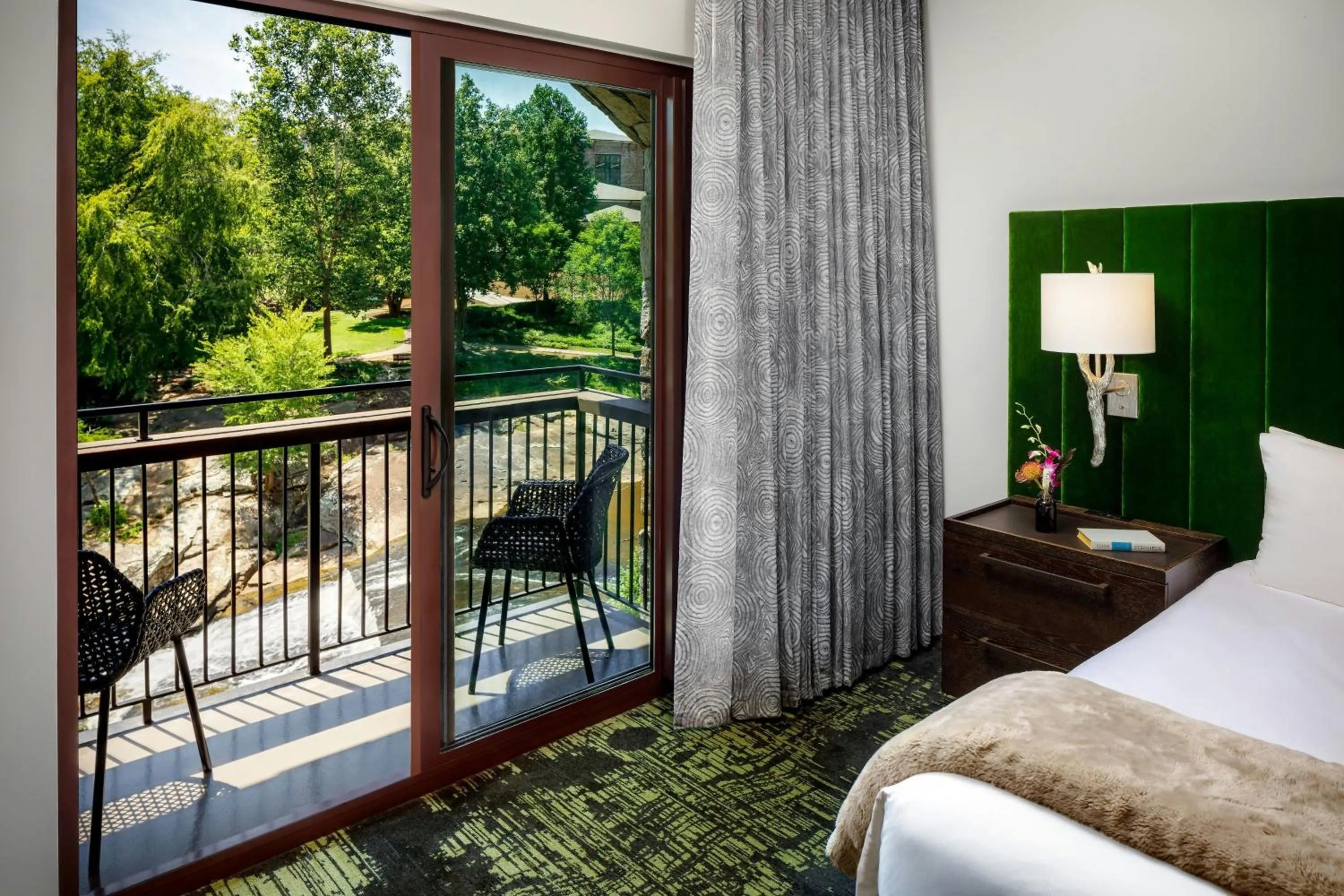 Photo of the whole room, Bed in Grand Bohemian Lodge Greenville, Autograph Collection
