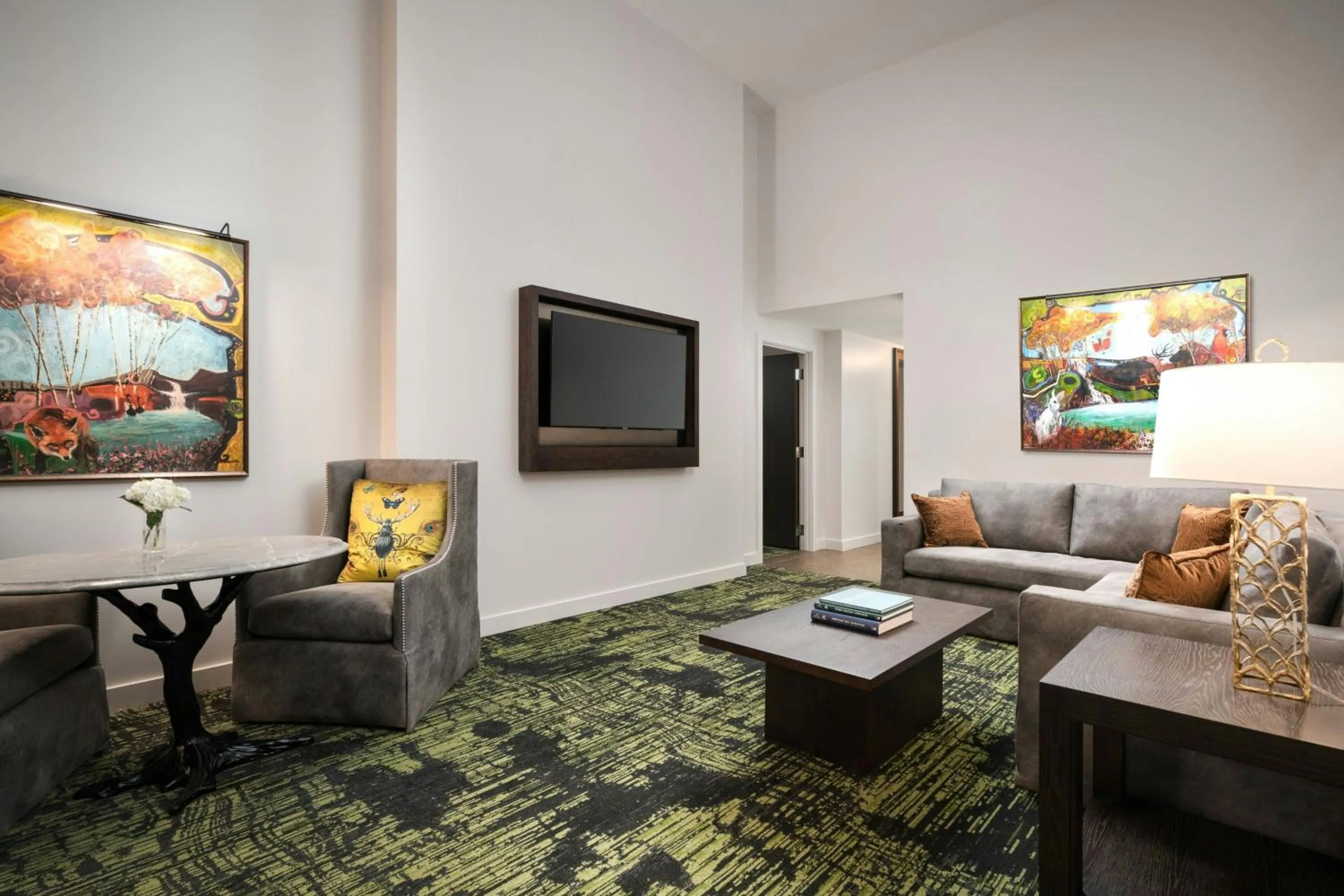 Living room in Grand Bohemian Lodge Greenville, Autograph Collection