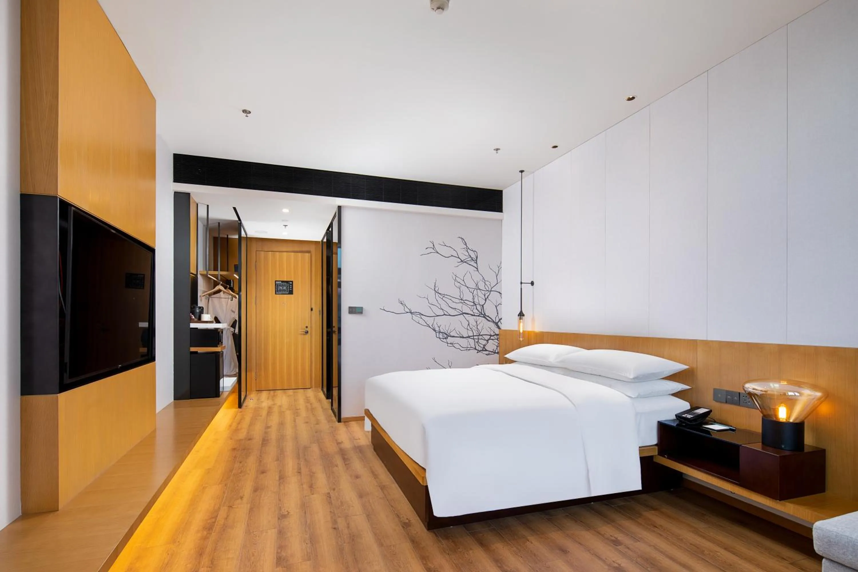 Photo of the whole room, Bed in Fairfield by Marriott Shanghai Hongqiao NECC