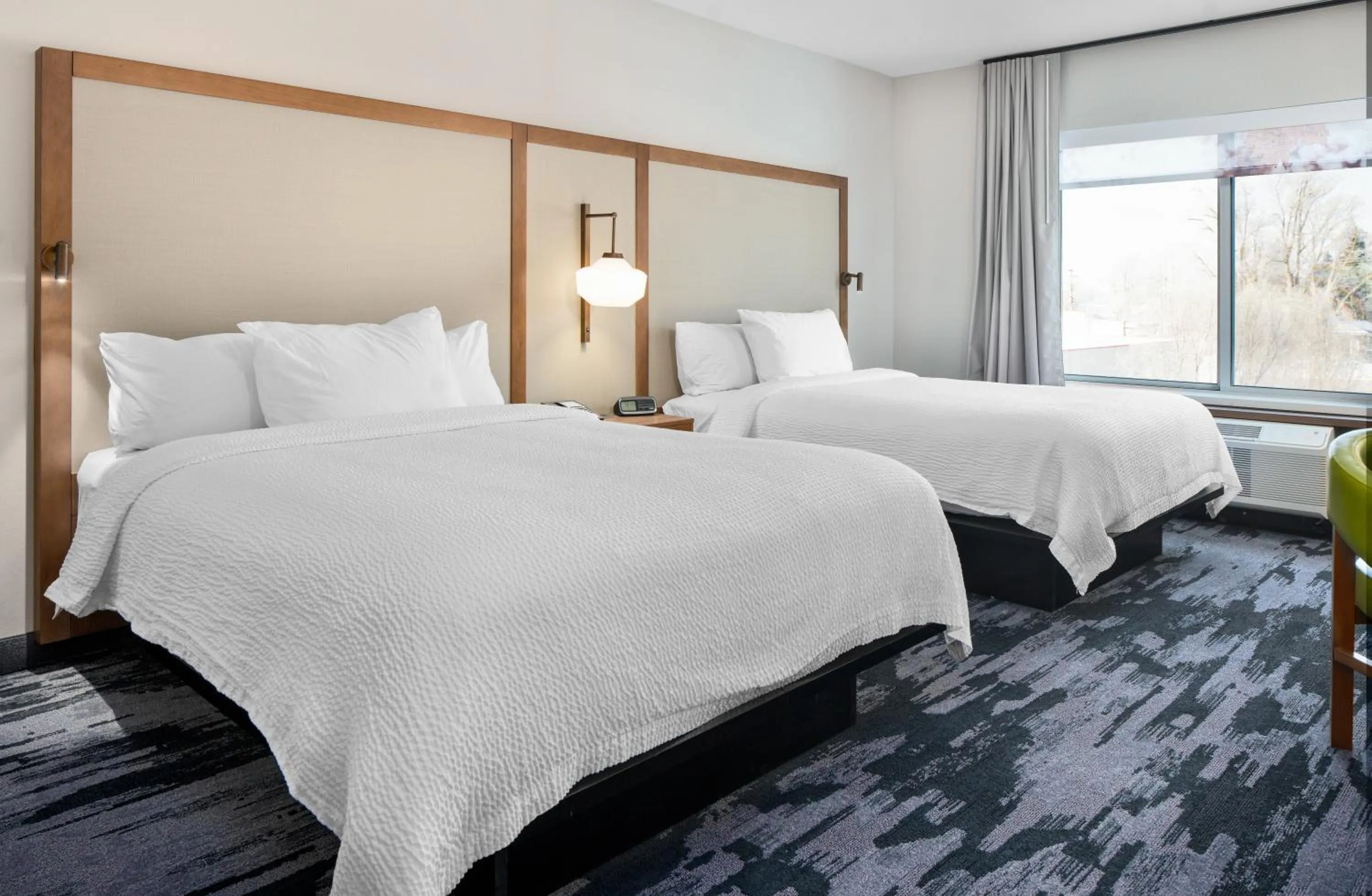 Bed in Fairfield by Marriott Inn & Suites Ashtabula