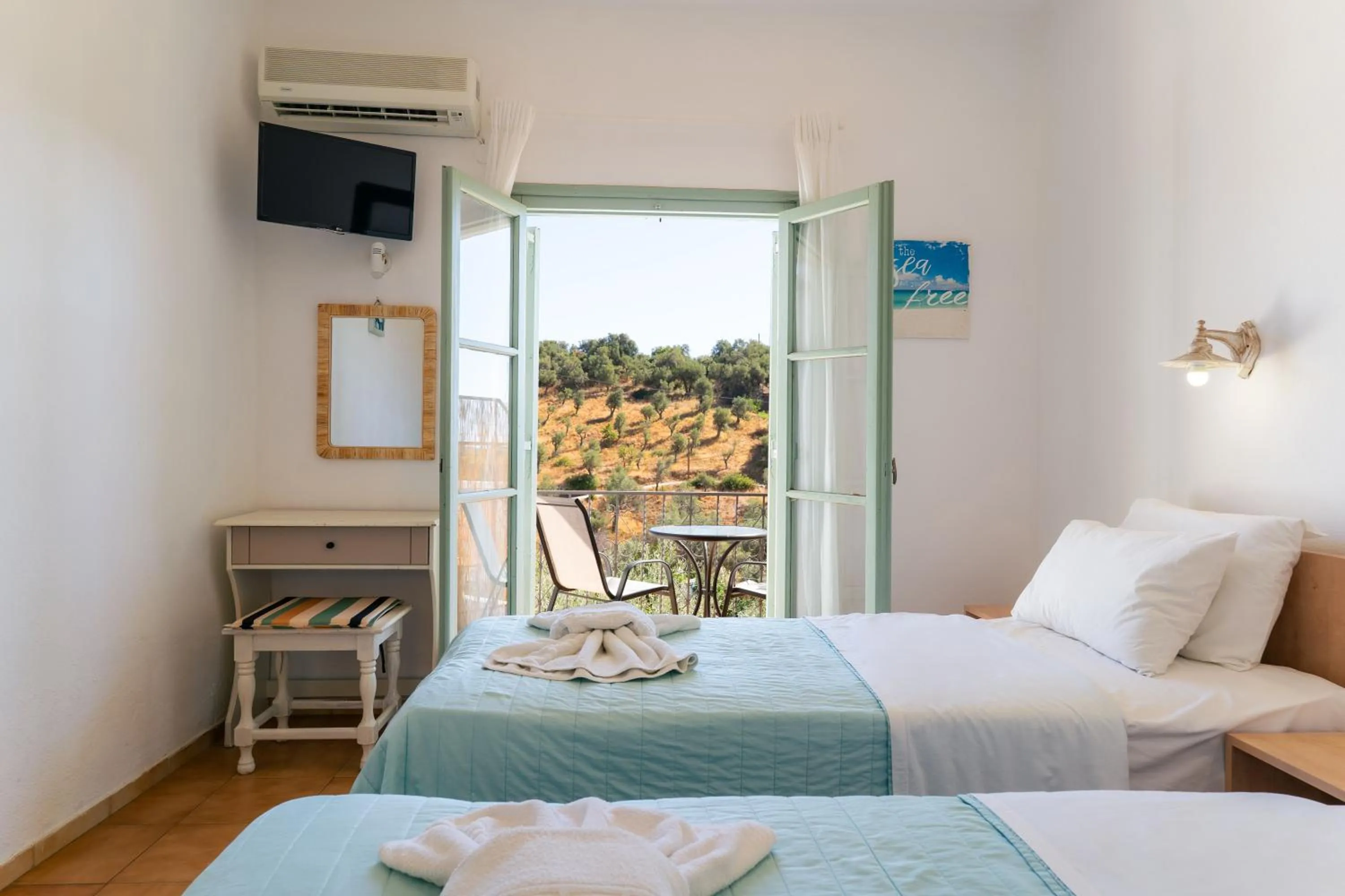Bed in Skiathos Country Studios