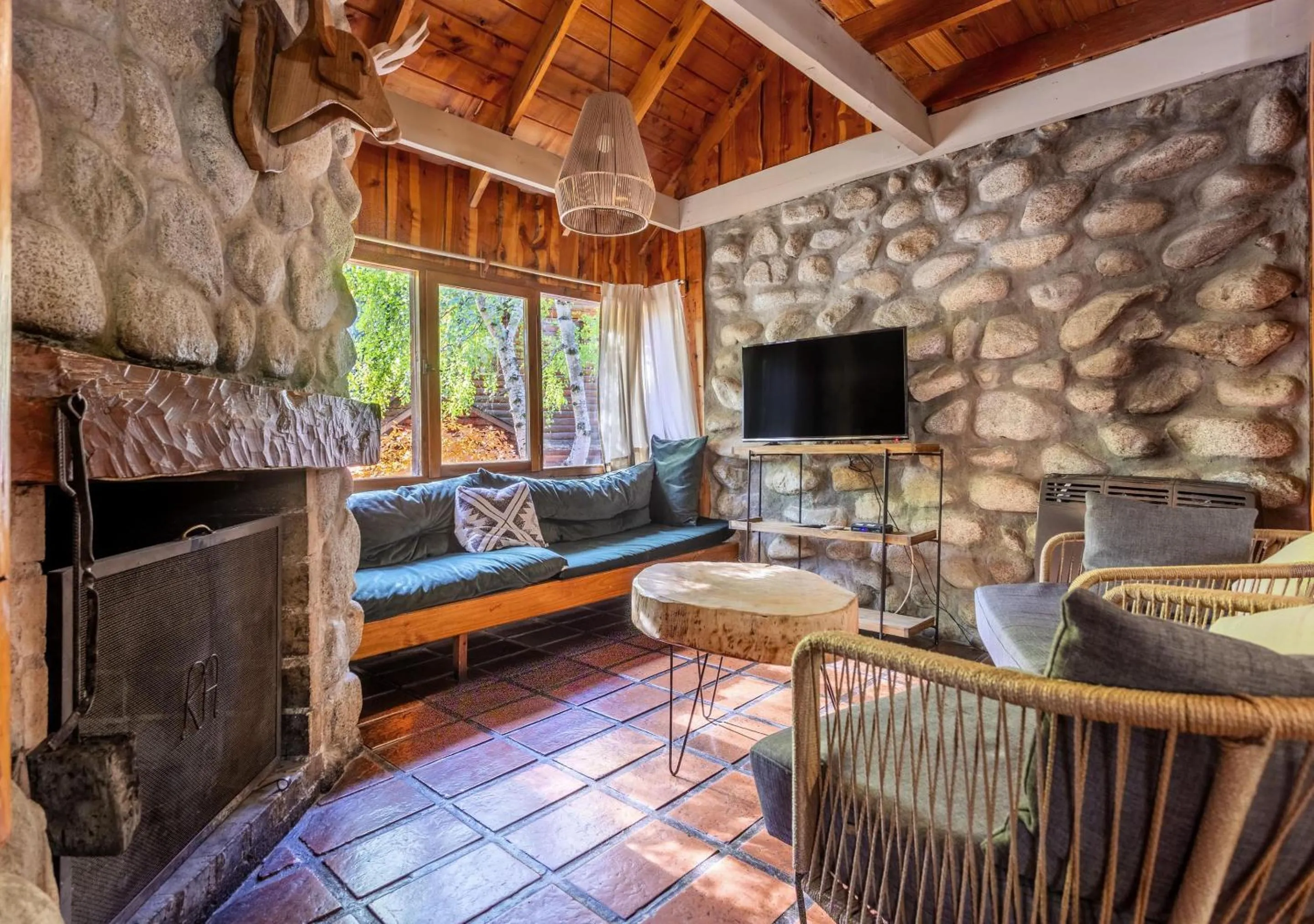 Living room in Ruma Andina by DOT Cabana