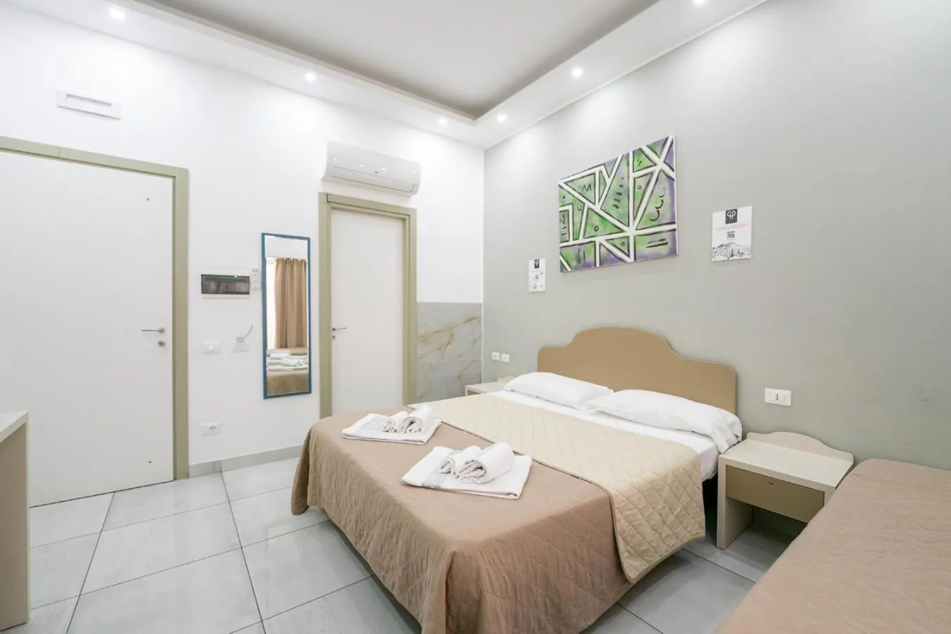 Bed in Royal H Umberto I, Napoli Centro, by ClaPa Group