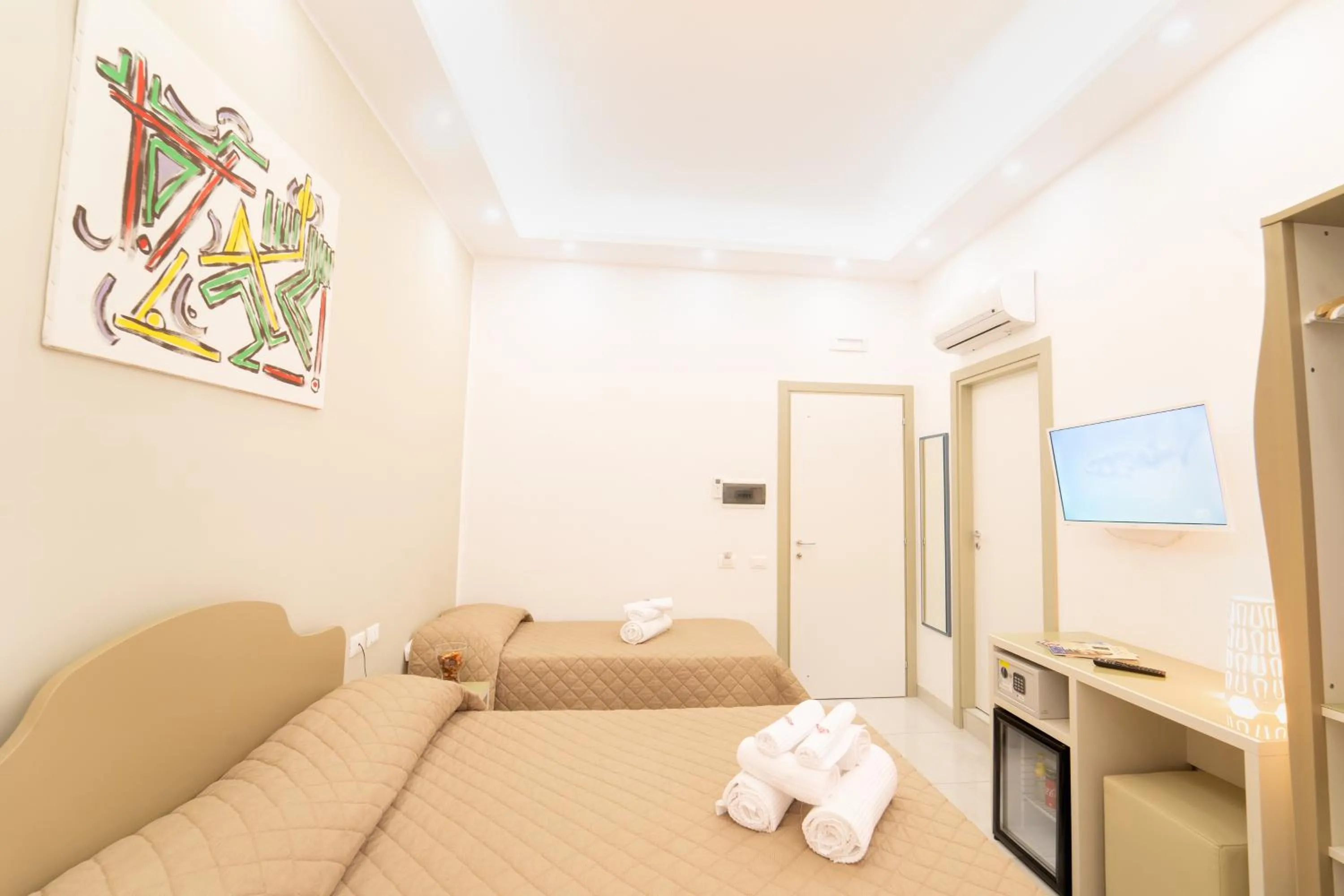 Bed in Royal H Umberto I, Napoli Centro, by ClaPa Group