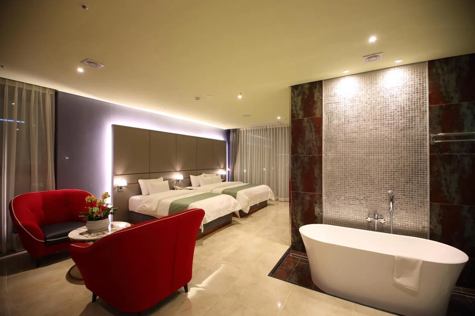 Bathroom, Bed in Gimpo Stavia