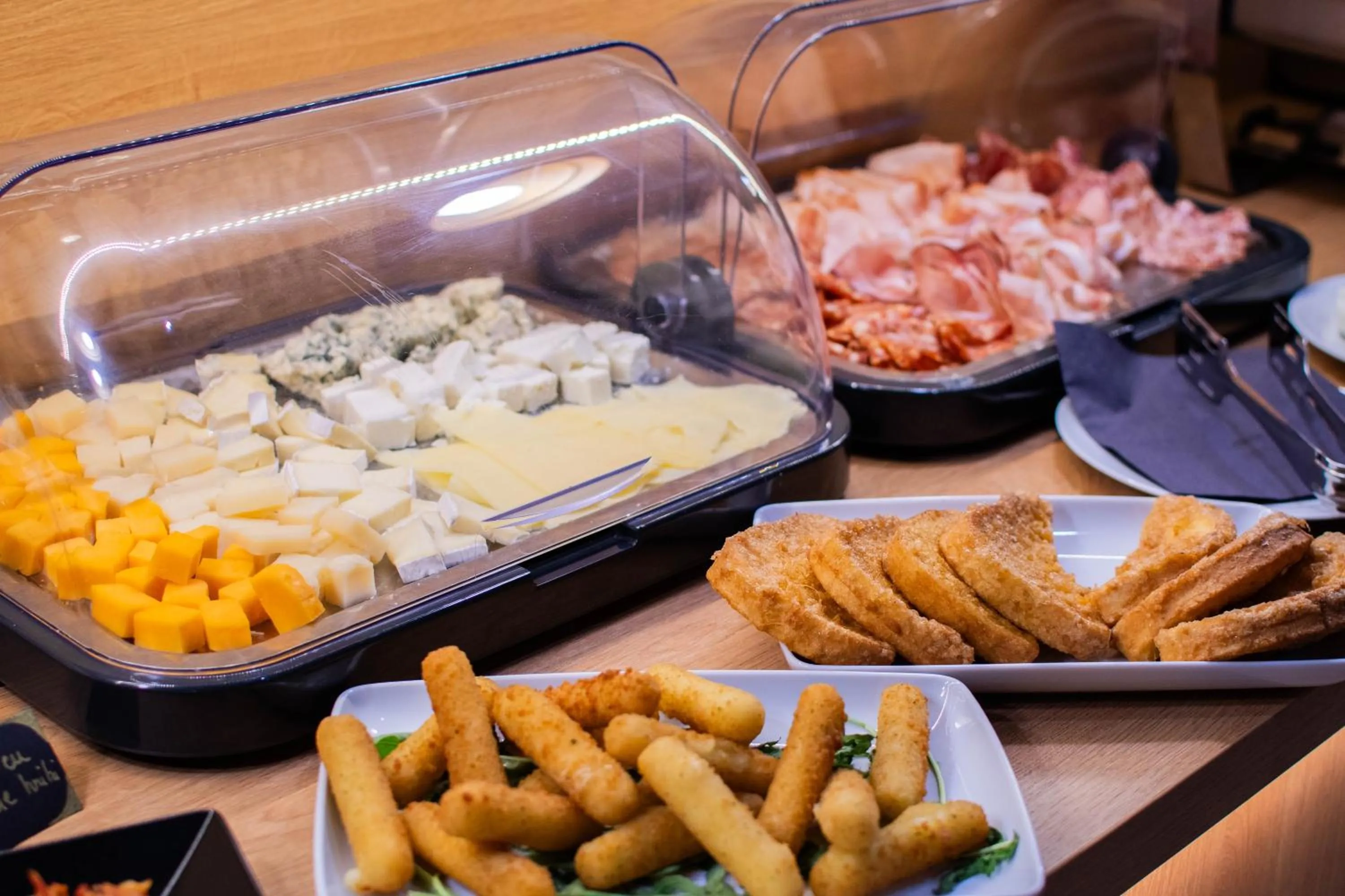 Restaurant/places to eat in Hotel Urban