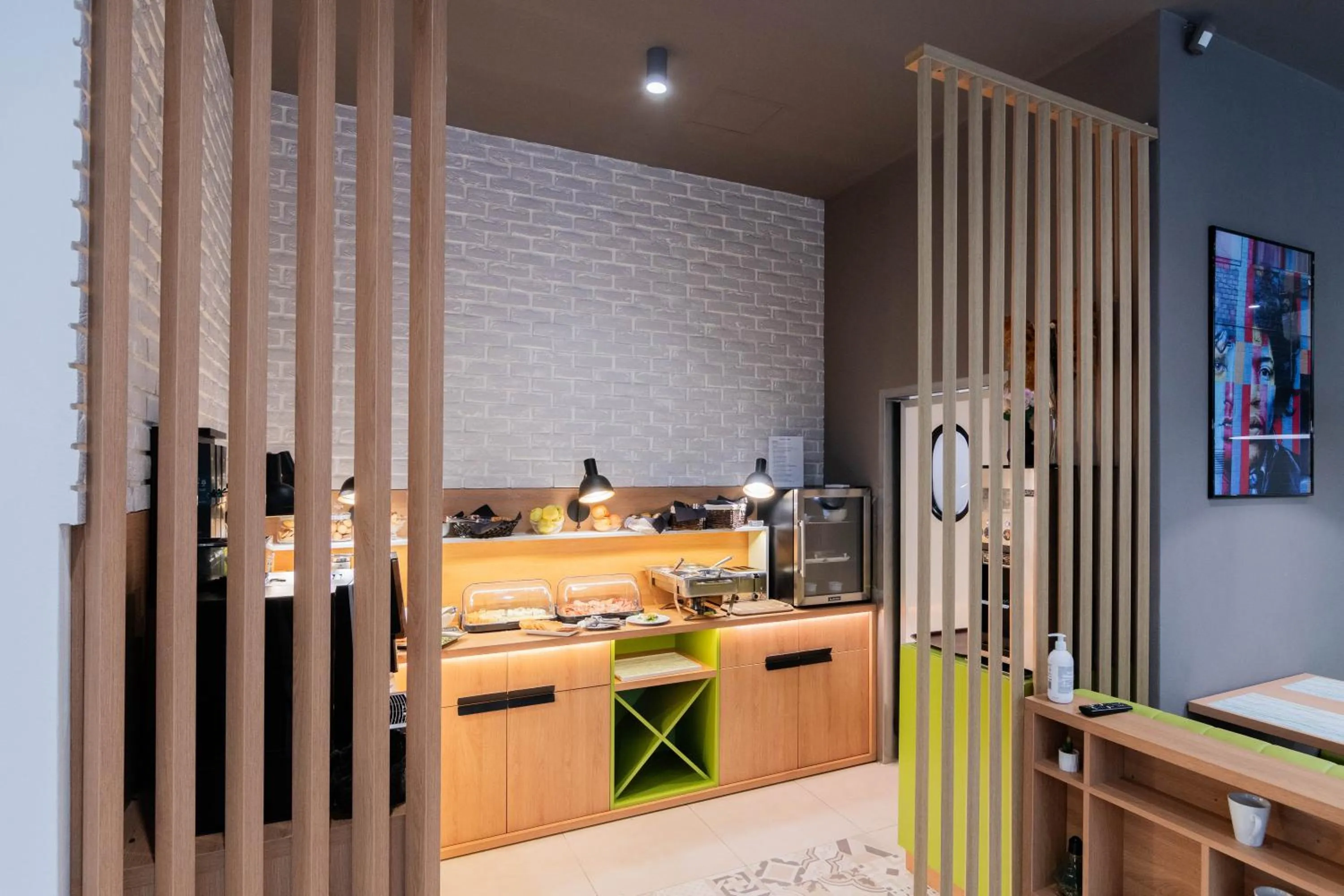 Restaurant/places to eat in Hotel Urban