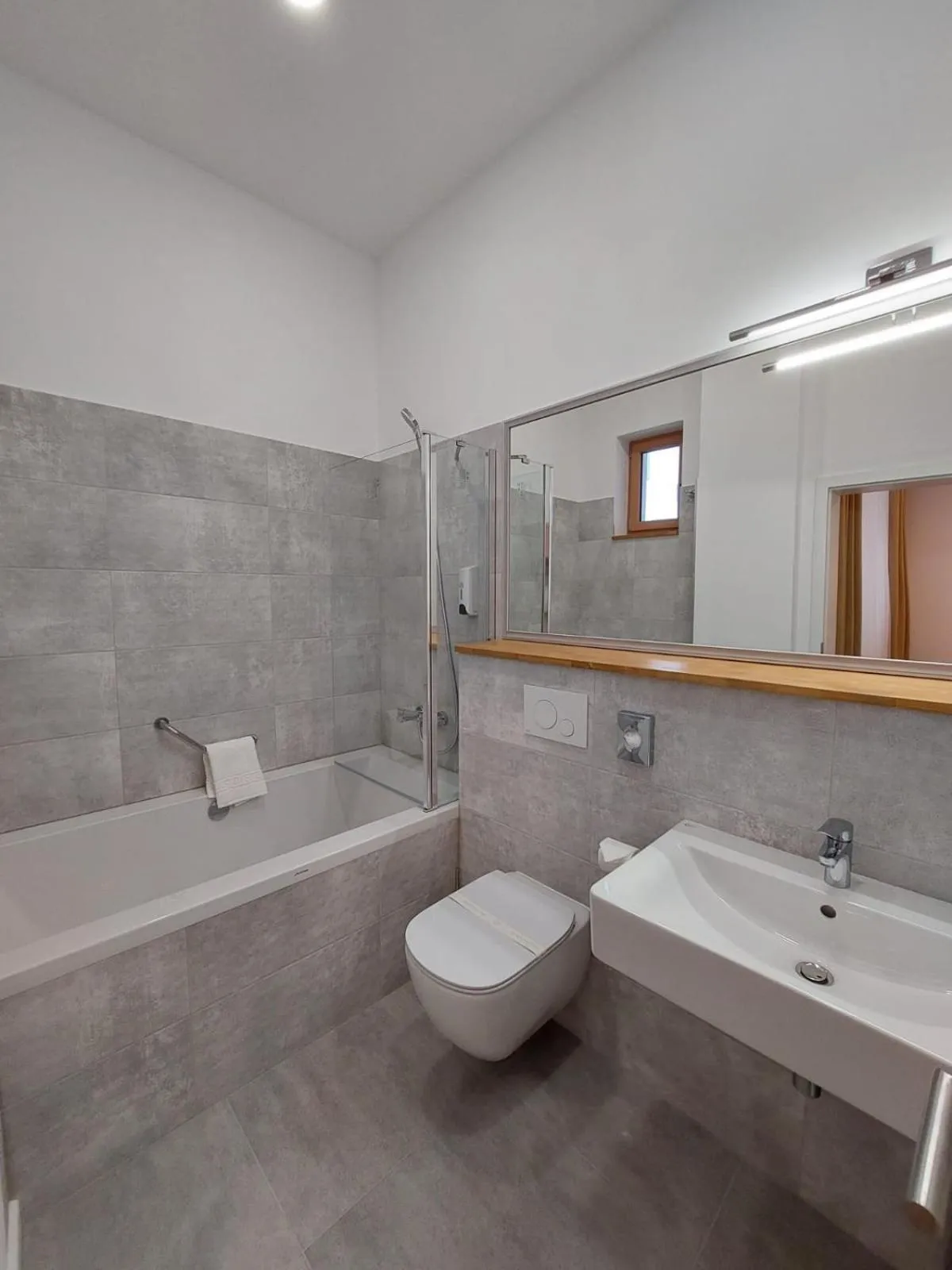 Shower in Hotel Urban