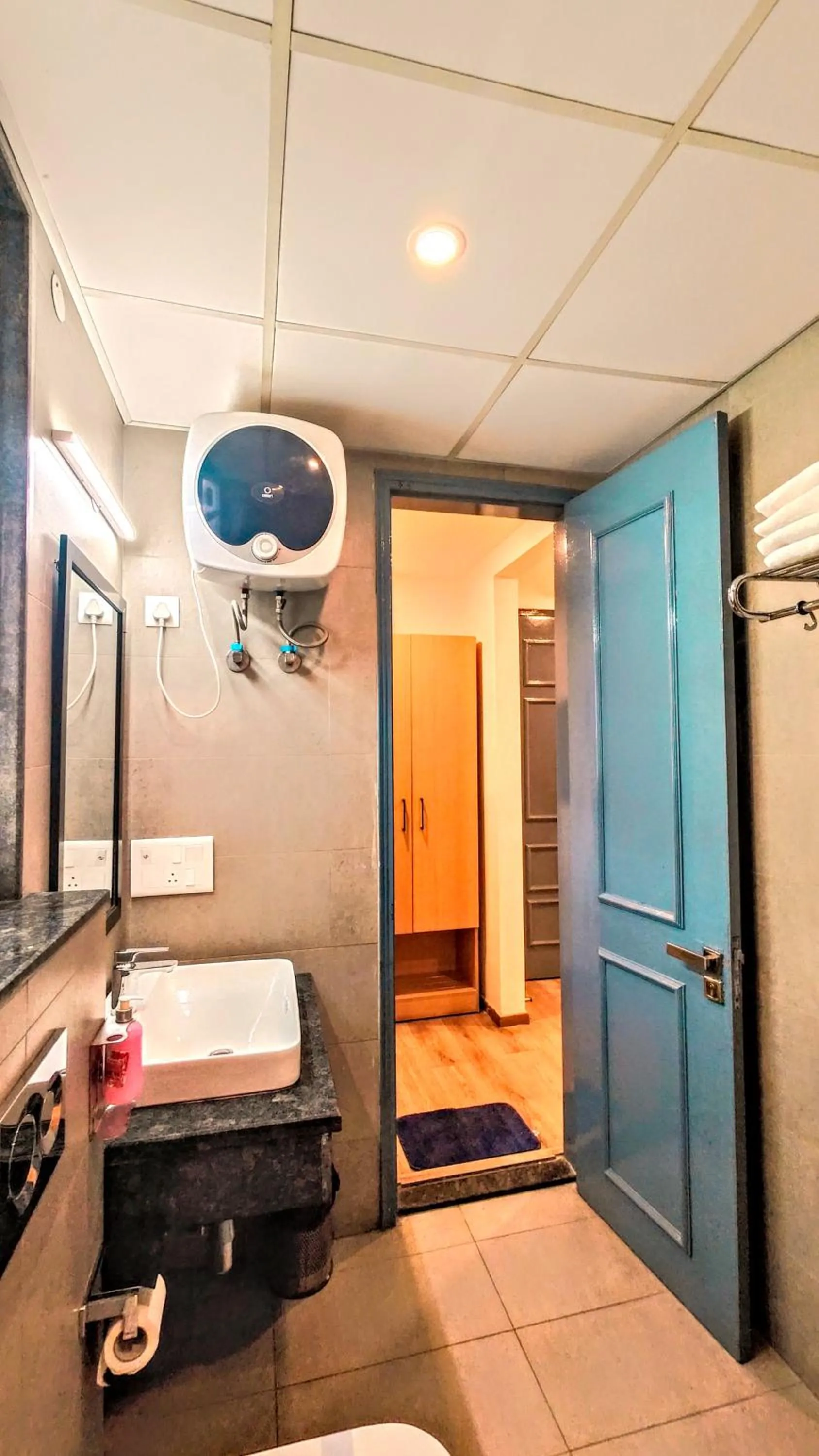 Bathroom in Hotel Mavens White Artemis Hospital Road Sector 52 Gurgaon