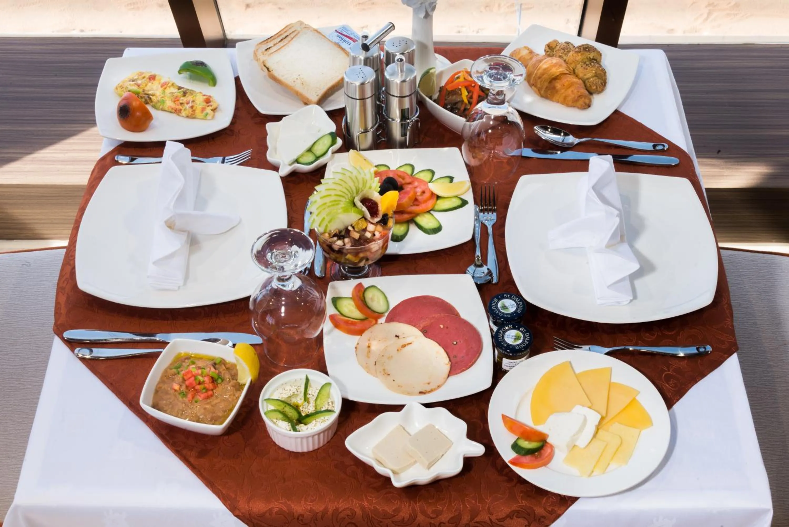 Food and drinks in Tulip Plaza Hotel