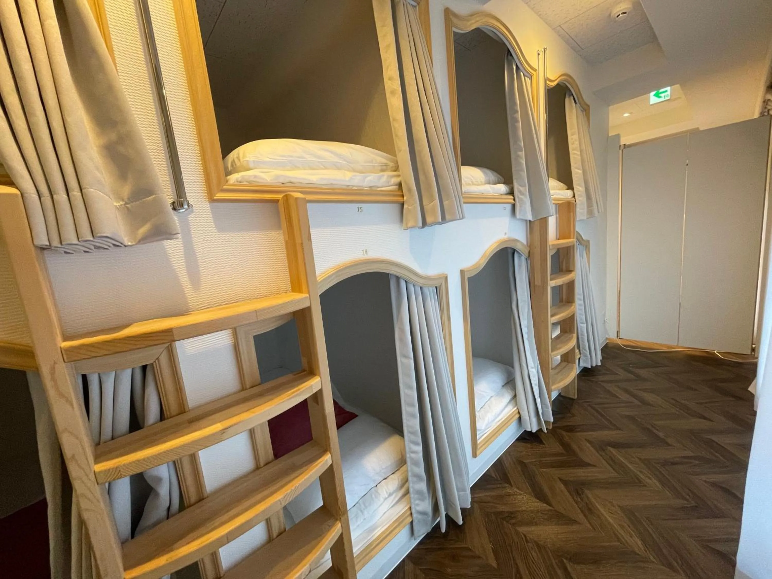 bunk bed, Bed in 54Journey 東京赤坂ホステル