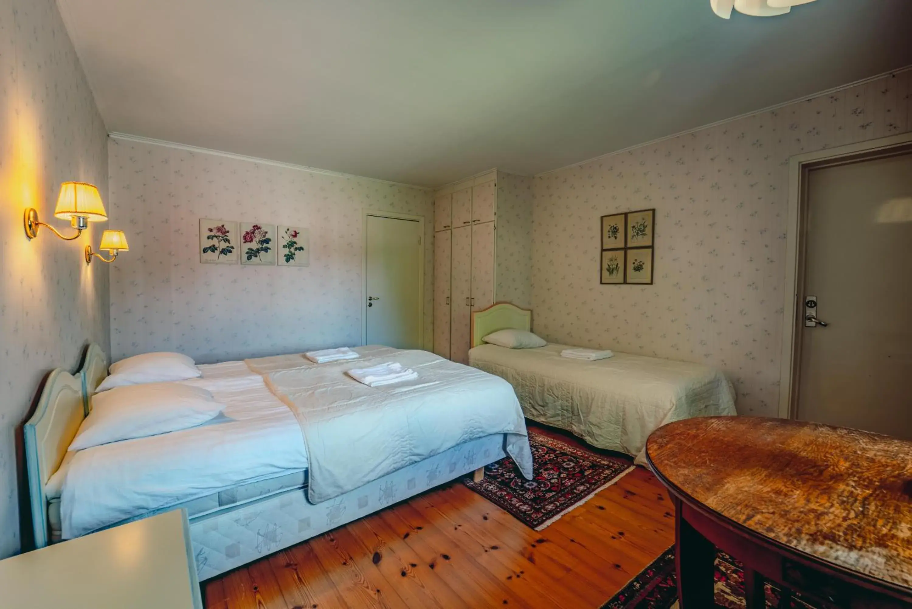 Family Room with Private Bathroom in Svaneholm Hotel Family Room with Private Bathroom in Svaneholm Hotel