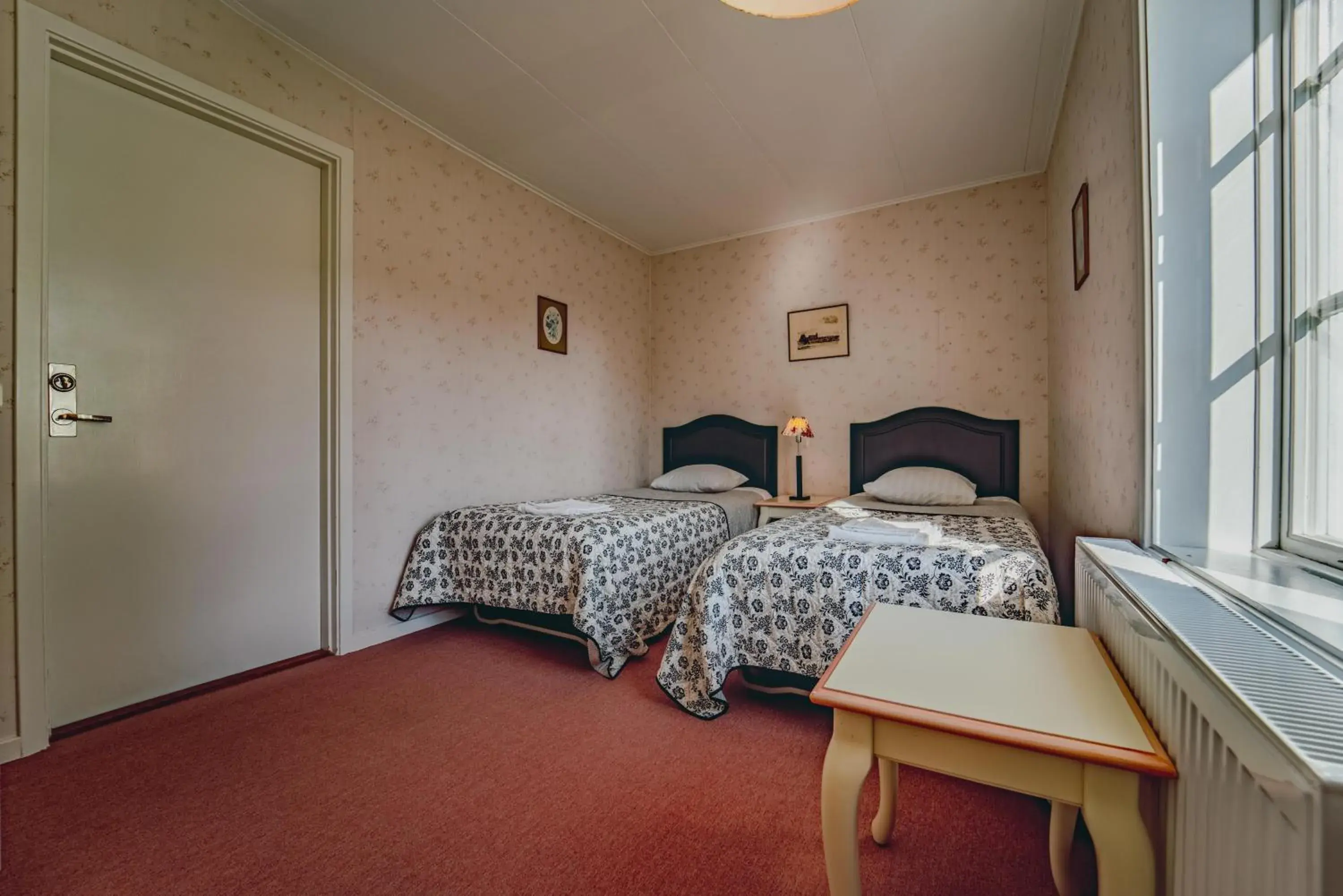 Twin Room with Shower in Svaneholm Hotel Twin Room with Shower in Svaneholm Hotel