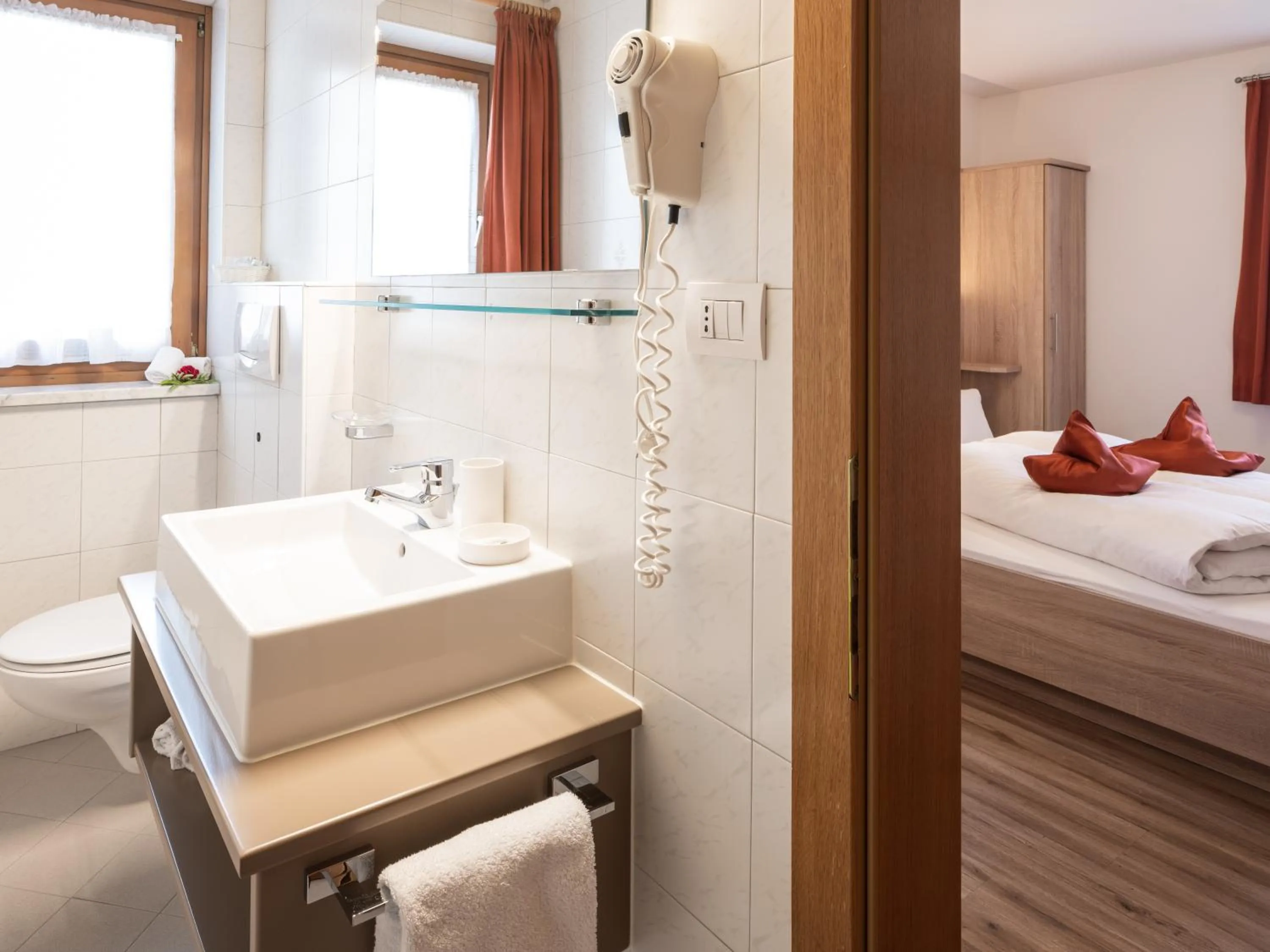 Bathroom, Bed in Hotel B&B Martha