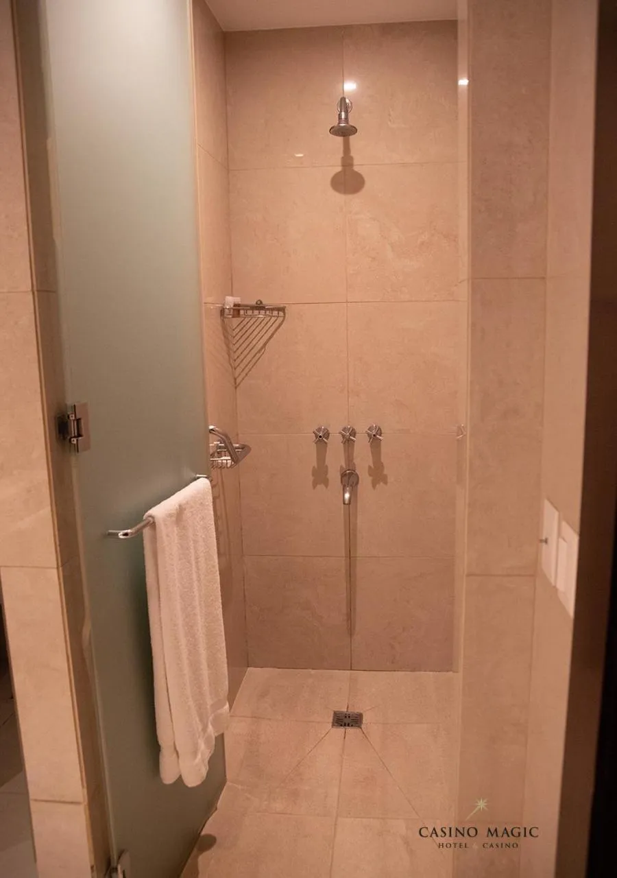 Shower in Hotel Casino Magic