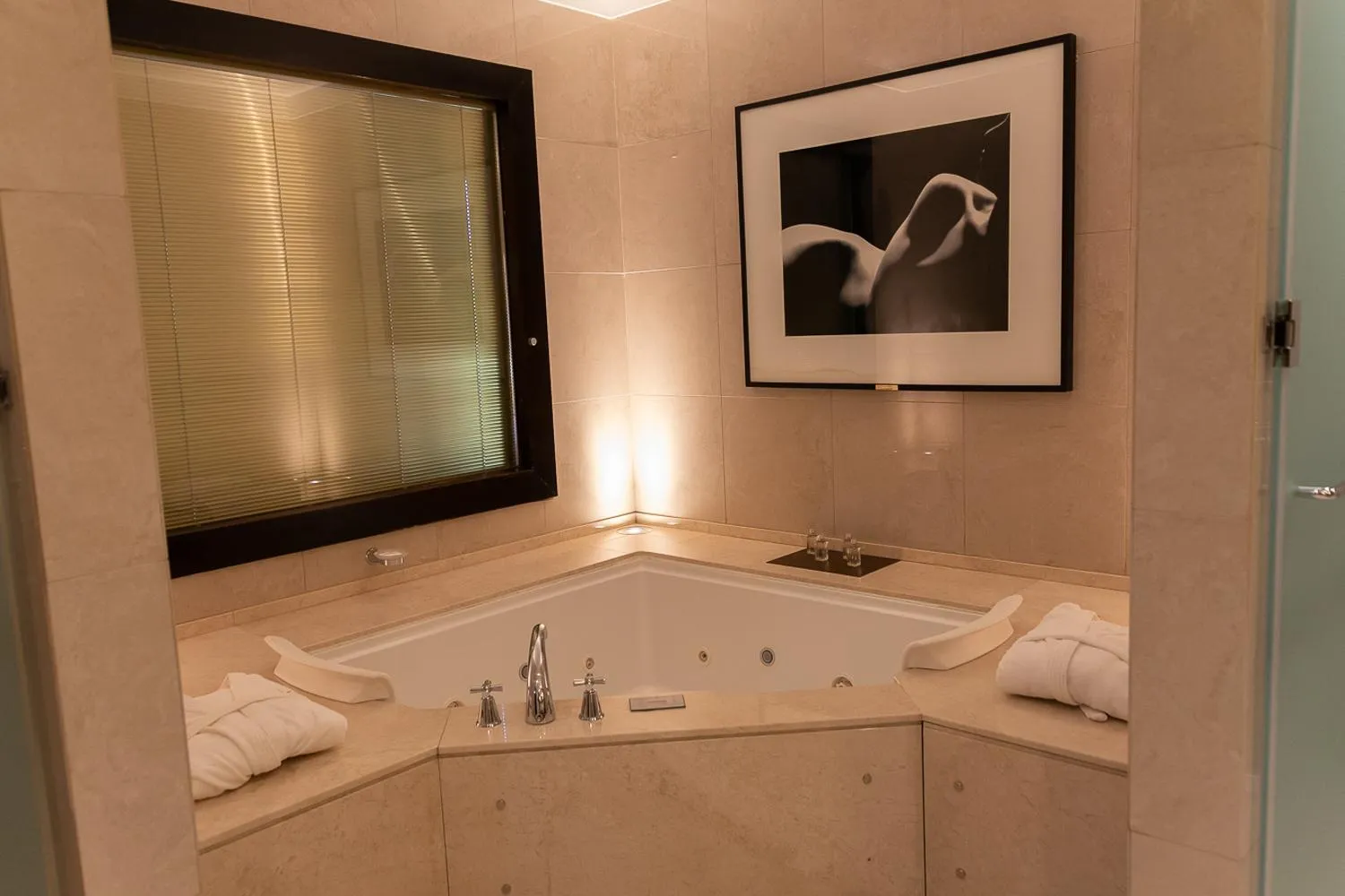 Bath in Hotel Casino Magic