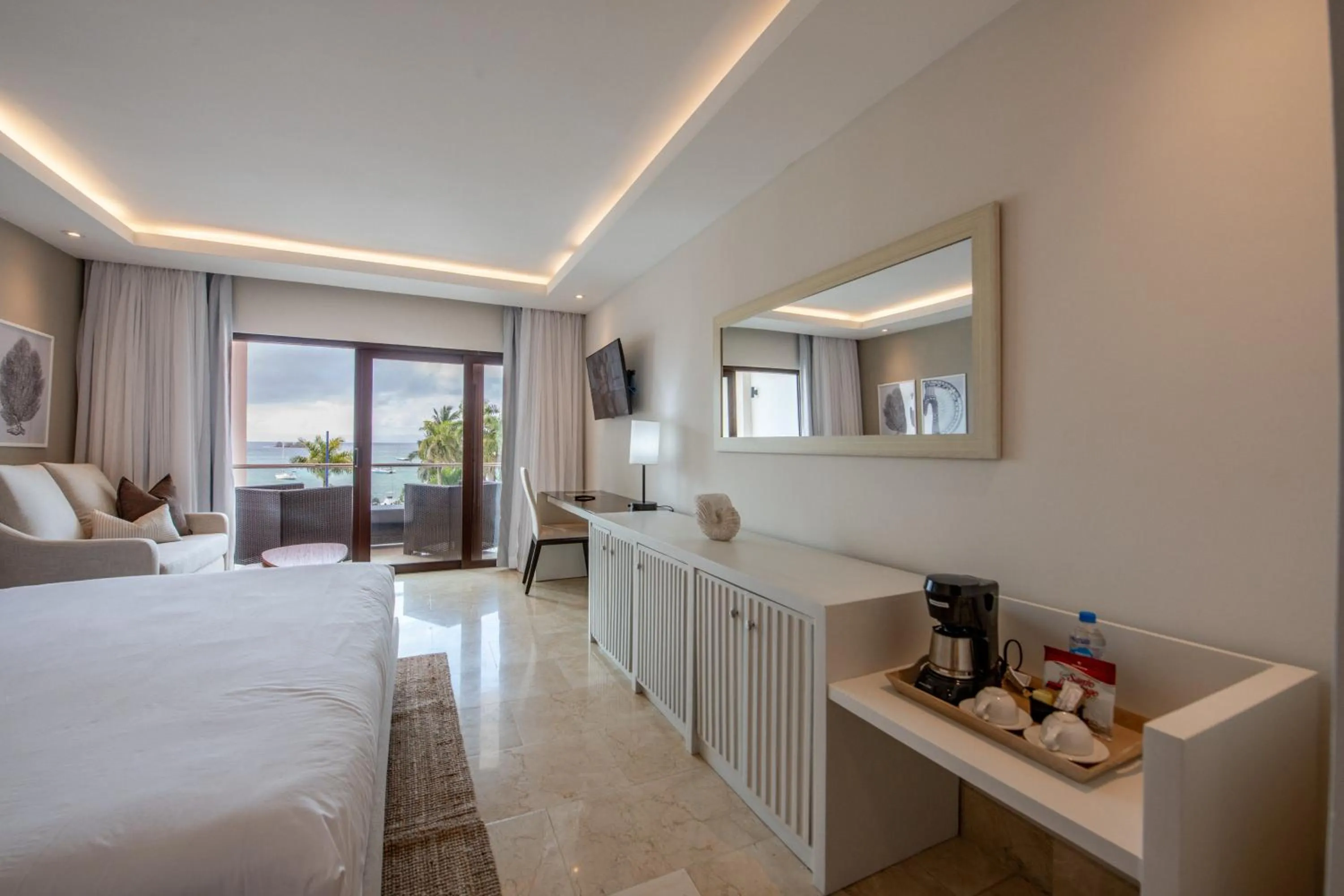 Bed in Hacienda Samana Bay Hotel