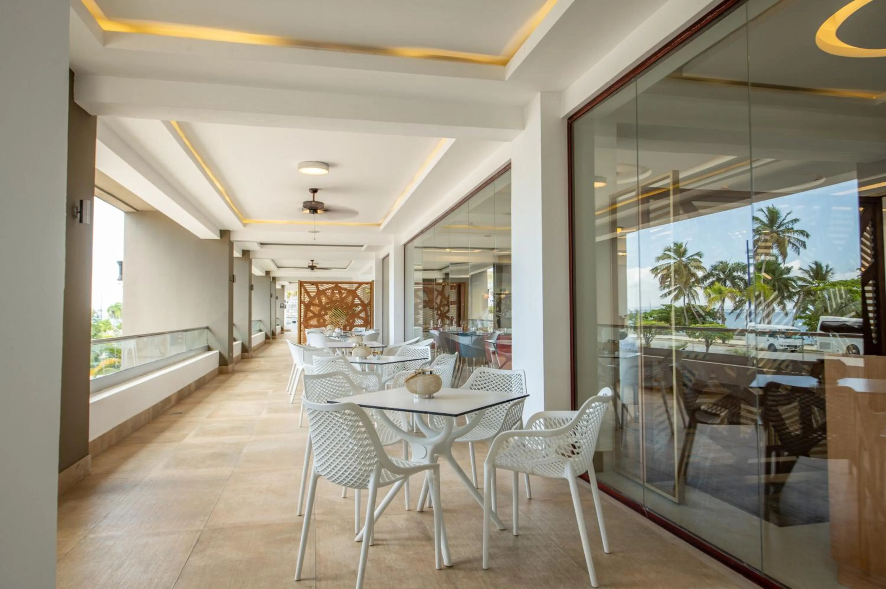 Restaurant/places to eat in Hacienda Samana Bay Hotel