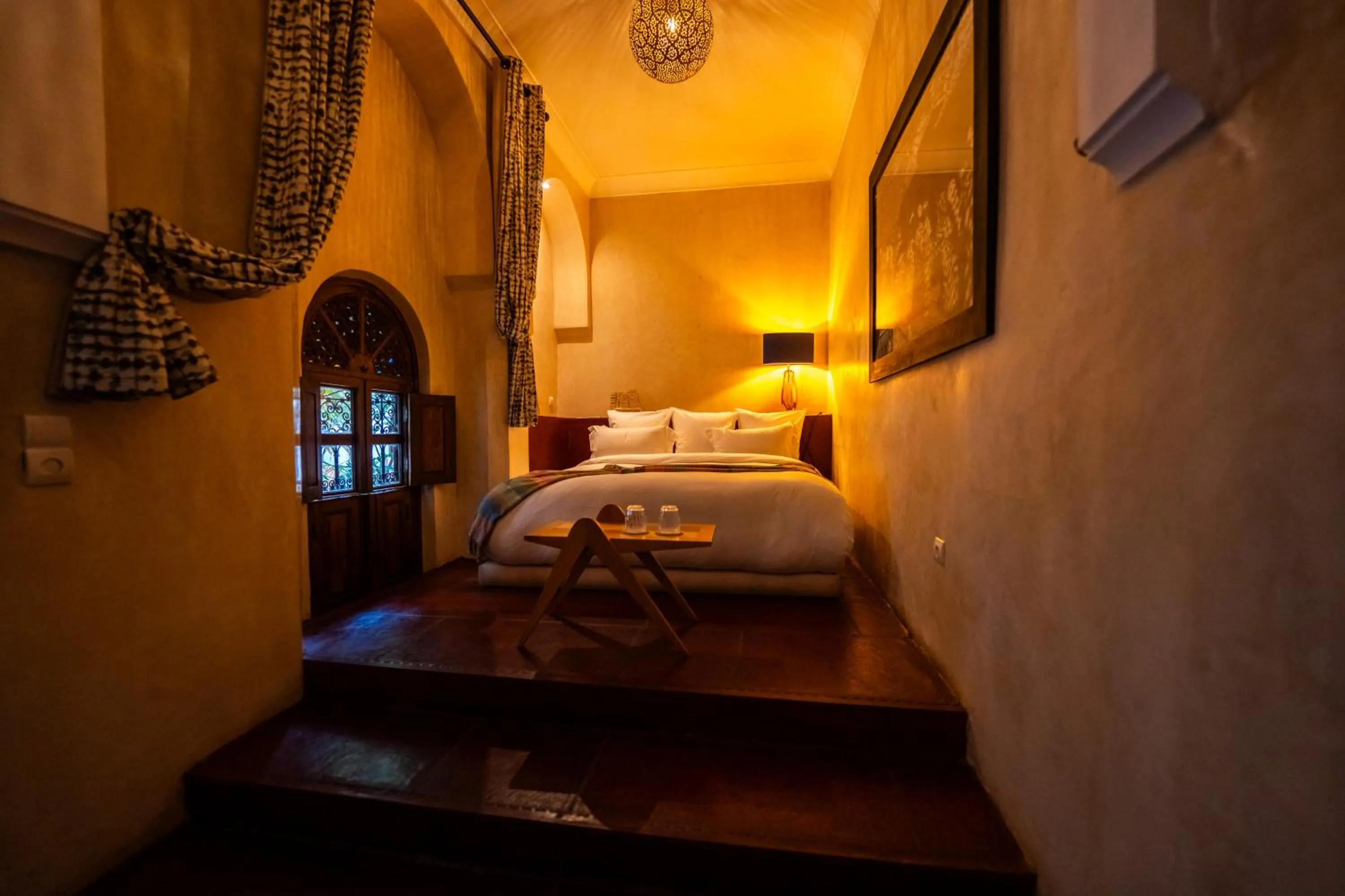 Photo of the whole room, Bed in Riad Les Yeux Bleus