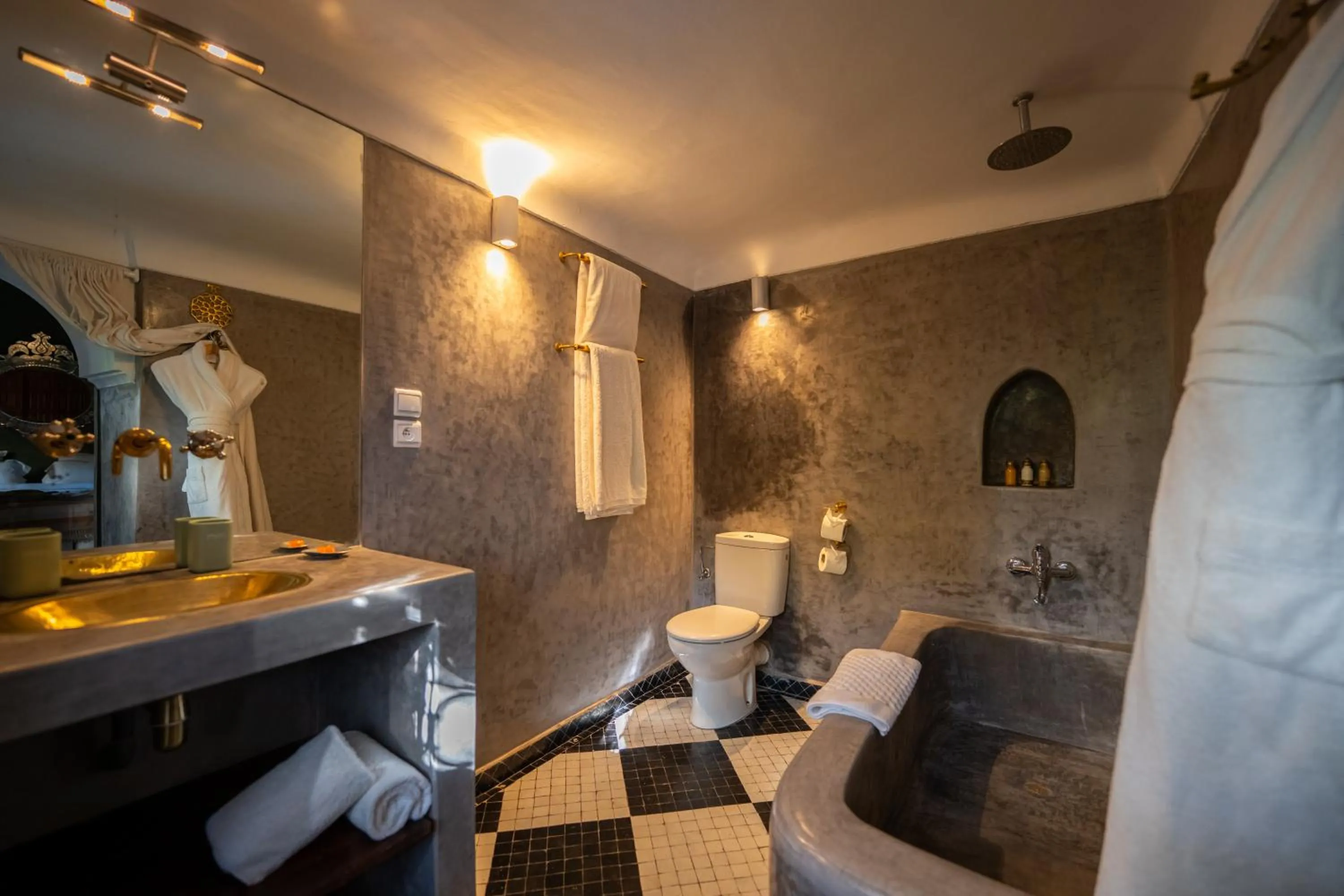 Bathroom in Riad Les Yeux Bleus