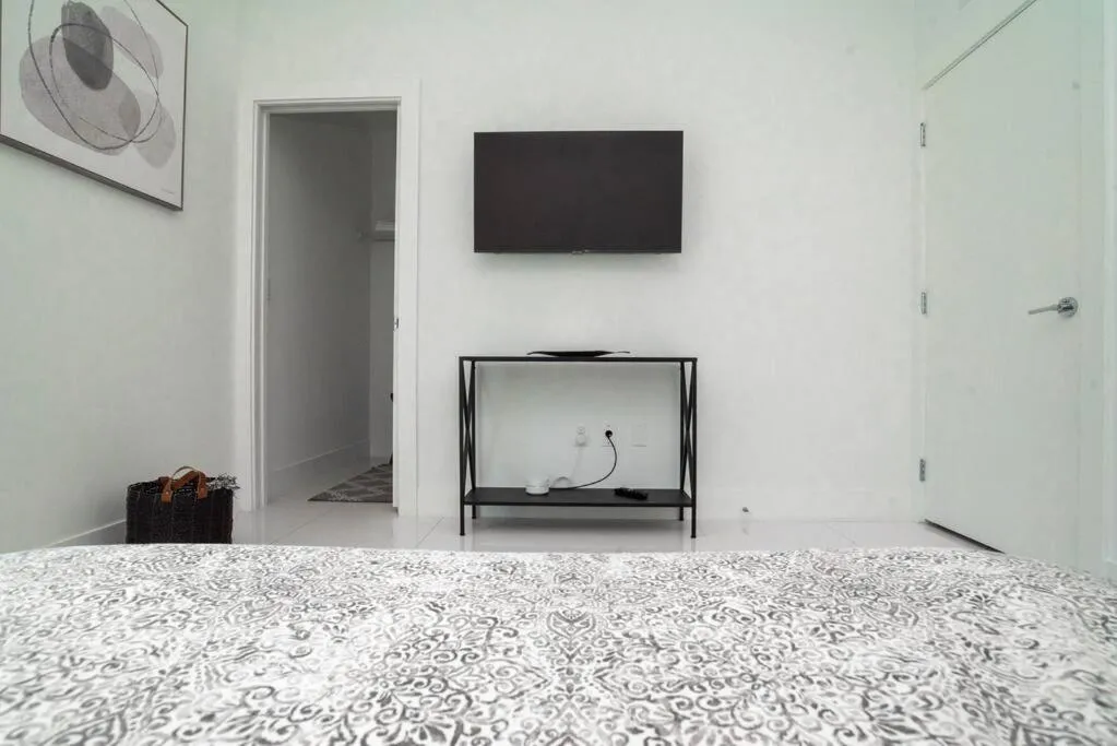 Bed in Across the Ocean few steps to beach contemporary three Bedroom townhouse