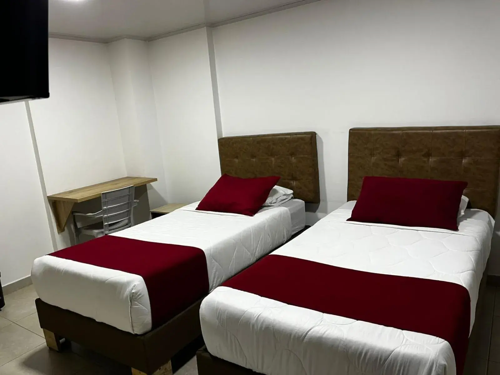 Twin Room in Hotel Monarka-Edificio Twin Room in Hotel Monarka-Edificio