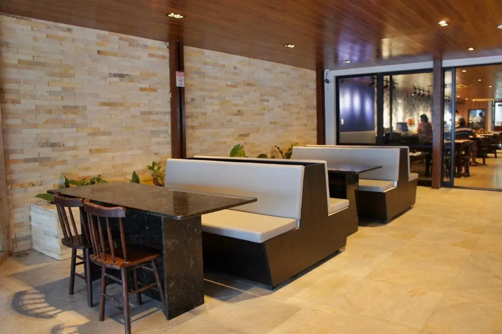 Restaurant/places to eat in Bessa Beach Hotel Restaurant/places to eat in Bessa Beach Hotel