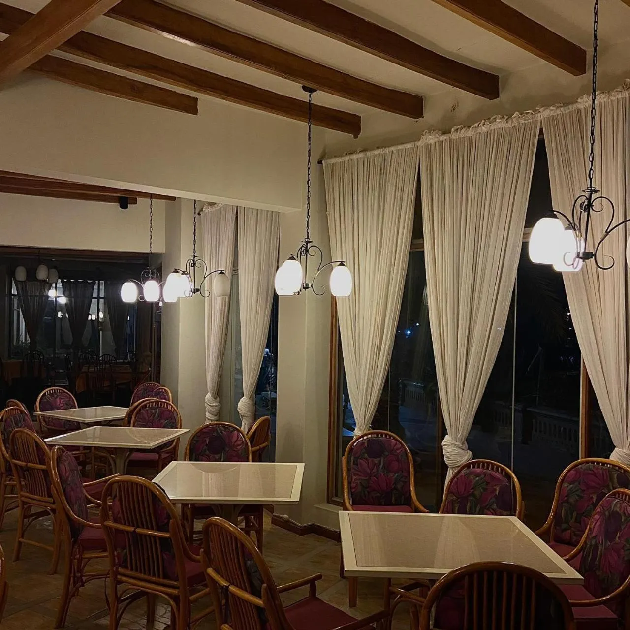 Restaurant/places to eat in Hosteria Suiza