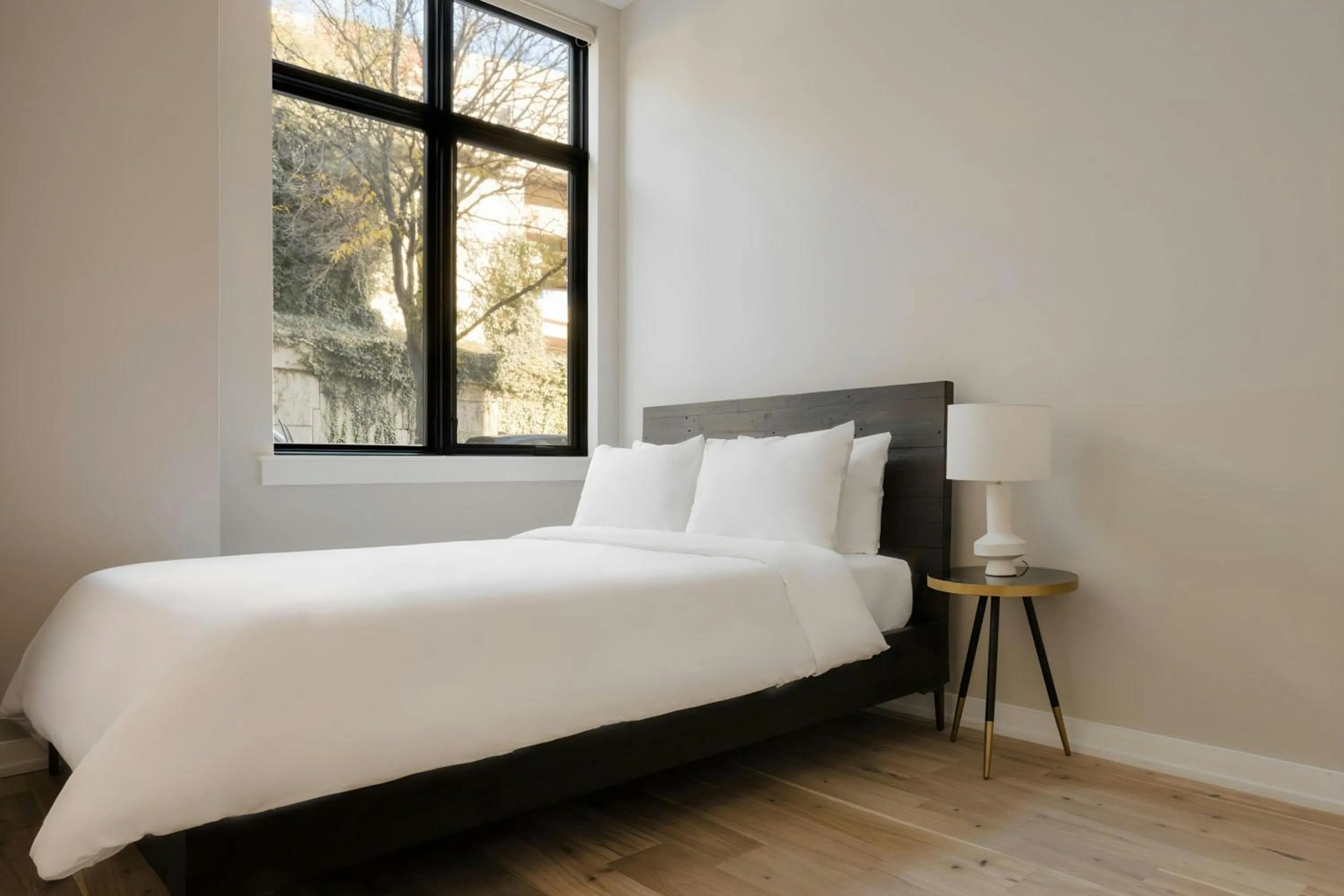 Bedroom, Bed in Sonder by Marriott Bonvoy The Edison Apartments Old City