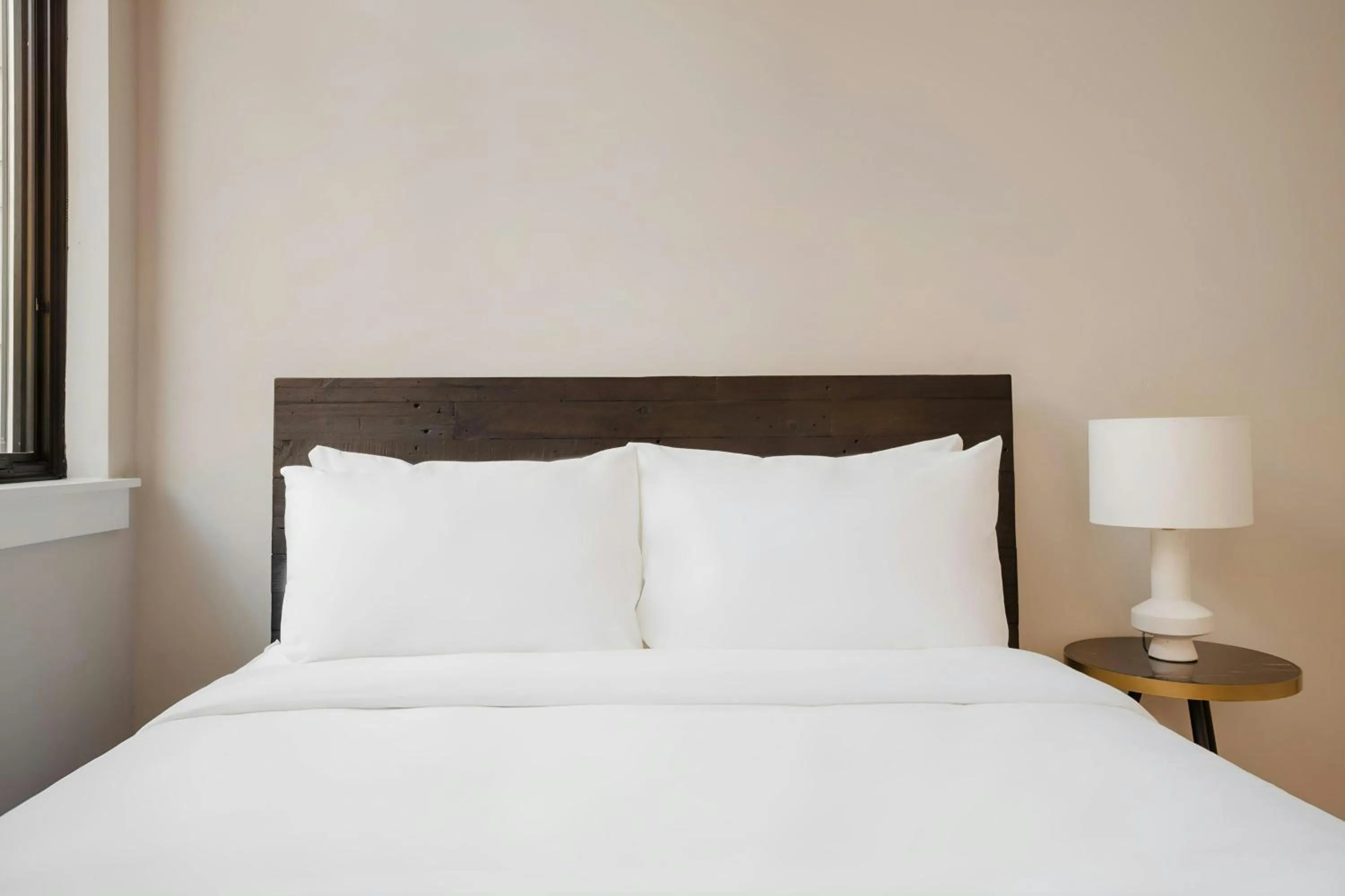 Bedroom, Bed in Sonder by Marriott Bonvoy The Edison Apartments Old City