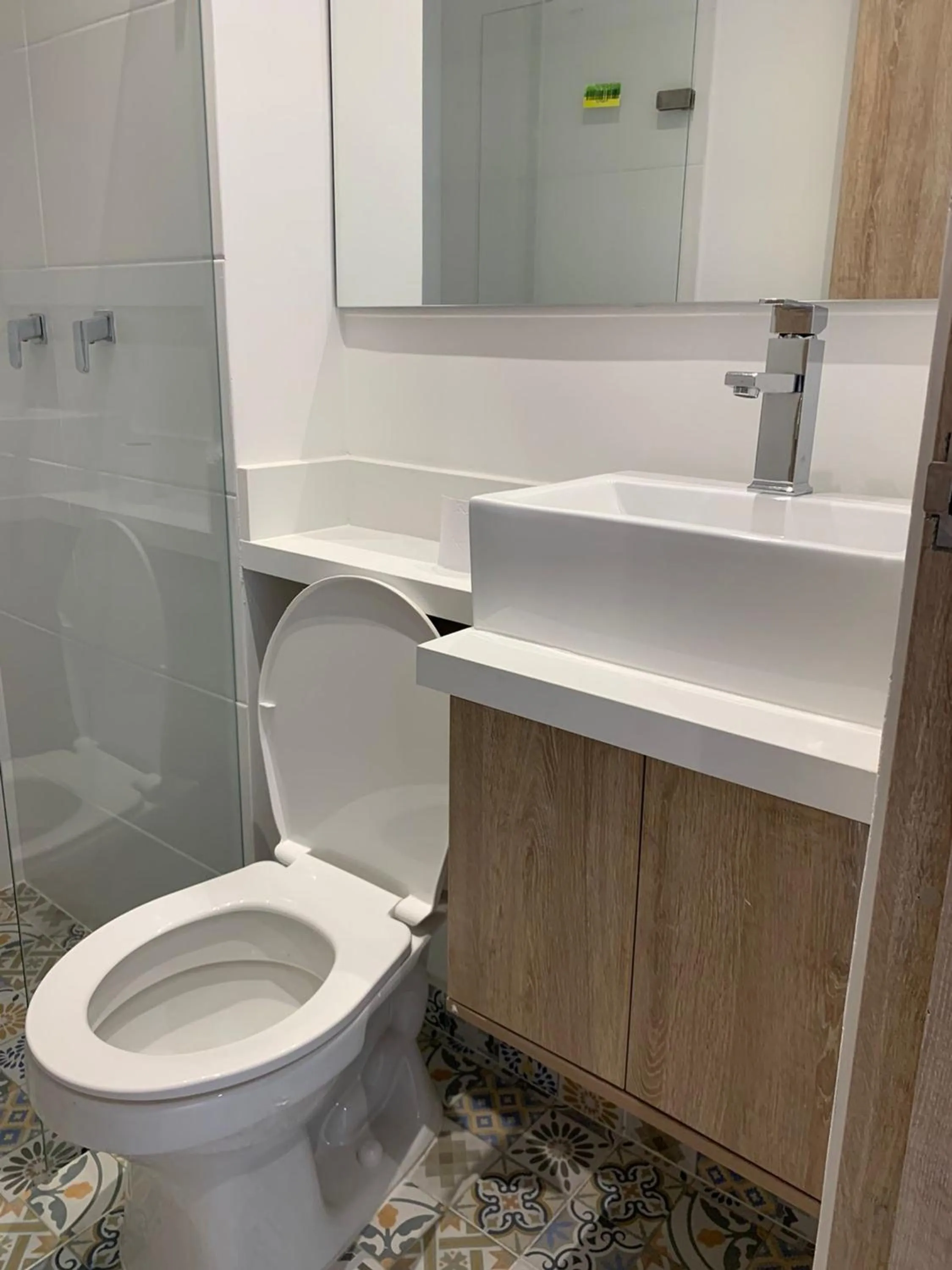 Apartamentos Avenida del malecón, frente al lago. Guatape