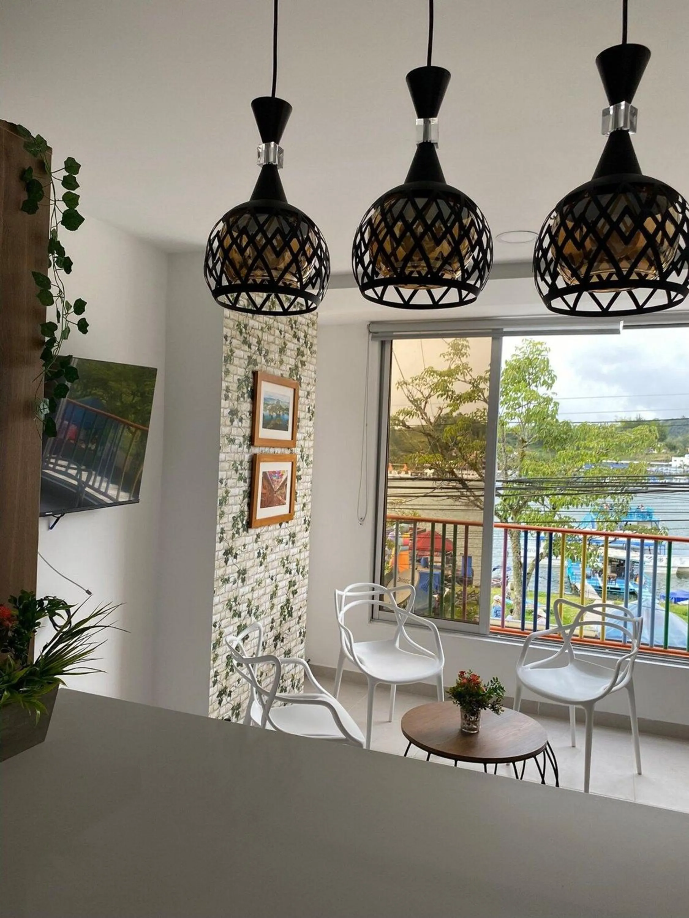 Living room in Apartamentos Avenida del malecón, frente al lago. Guatape