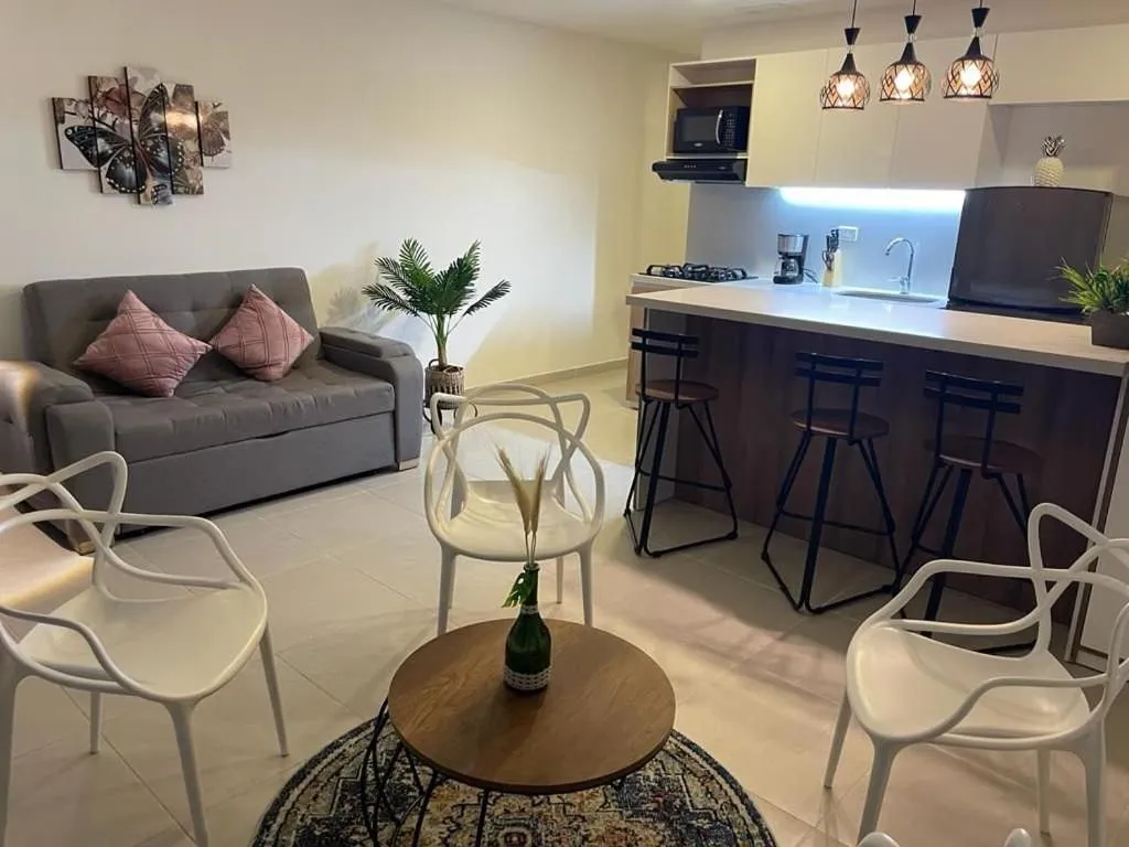 On site in Apartamentos Avenida del malecón, frente al lago. Guatape