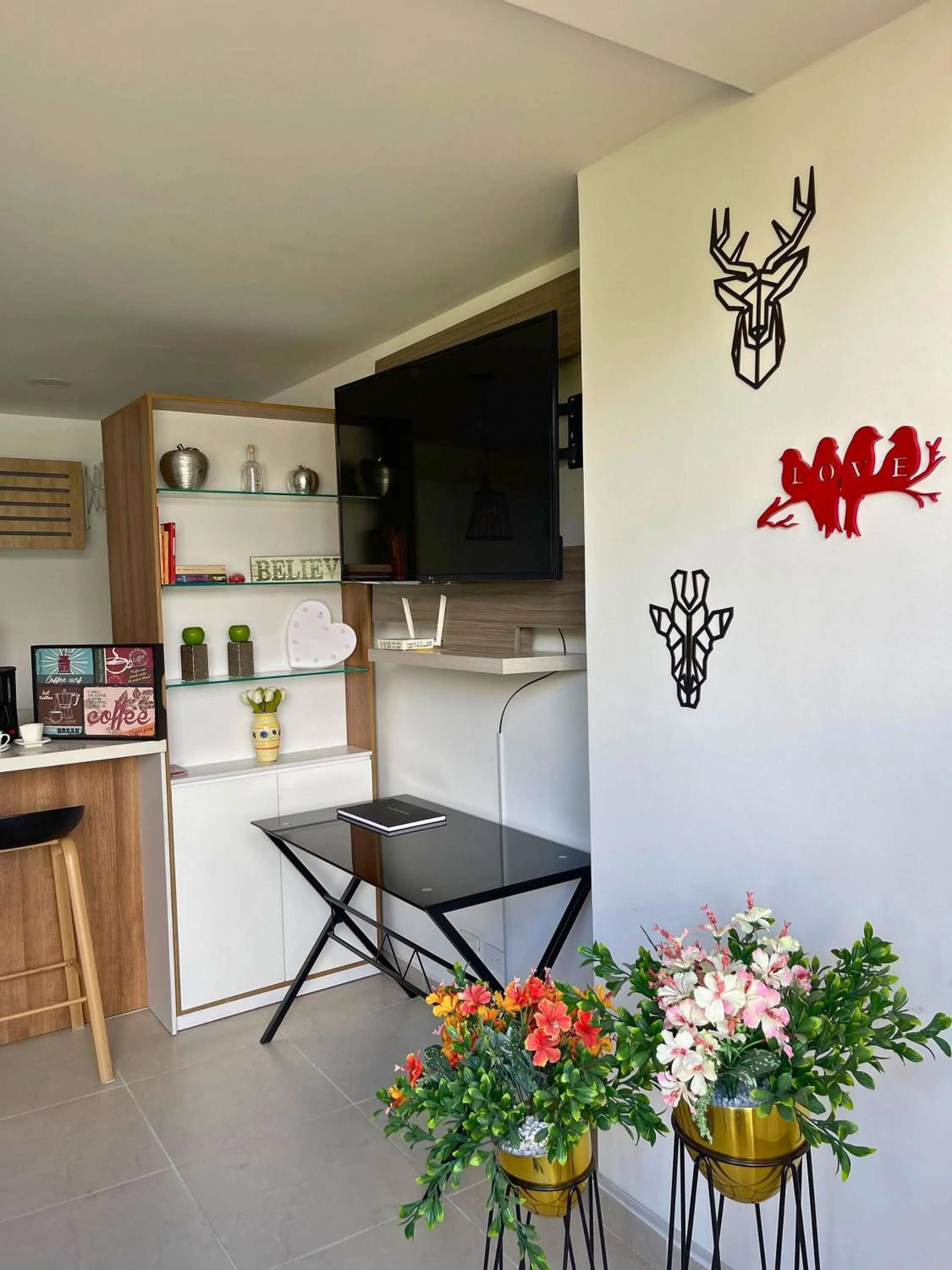 Apartamentos Avenida del malecón, frente al lago. Guatape