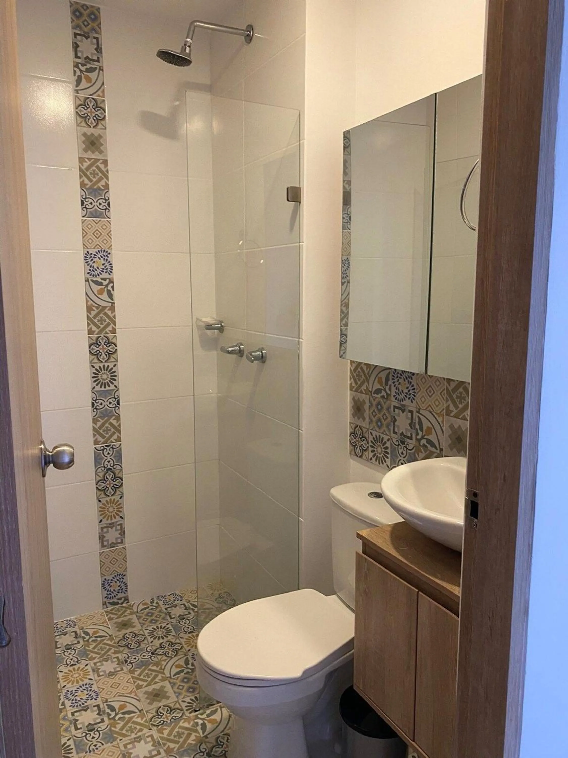 Toilet in Apartamentos Avenida del malecón, frente al lago. Guatape